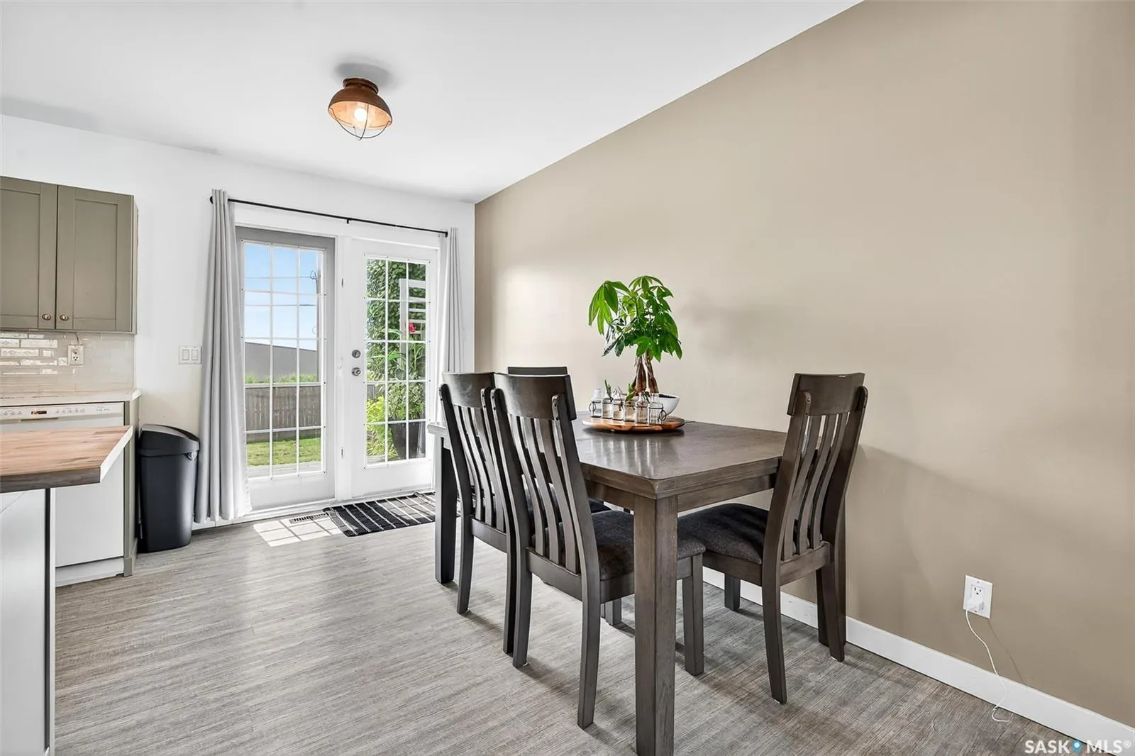 1211 Stadacona STREET W