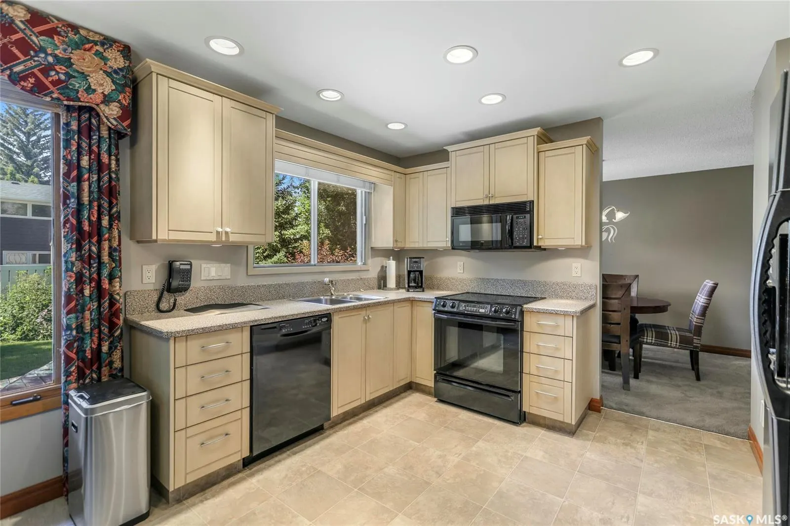 10 Selkirk CRESCENT