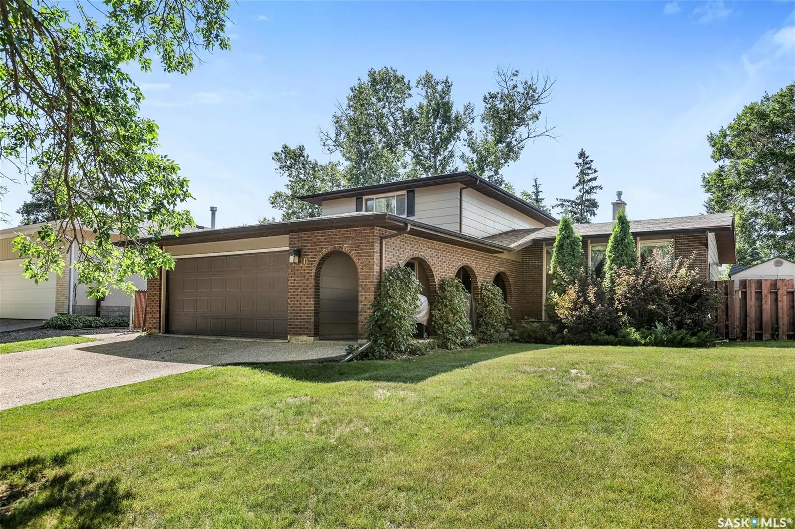 10 Selkirk CRESCENT