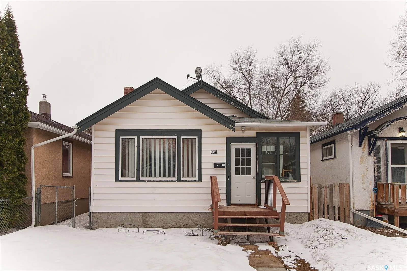 1428 Queen STREET