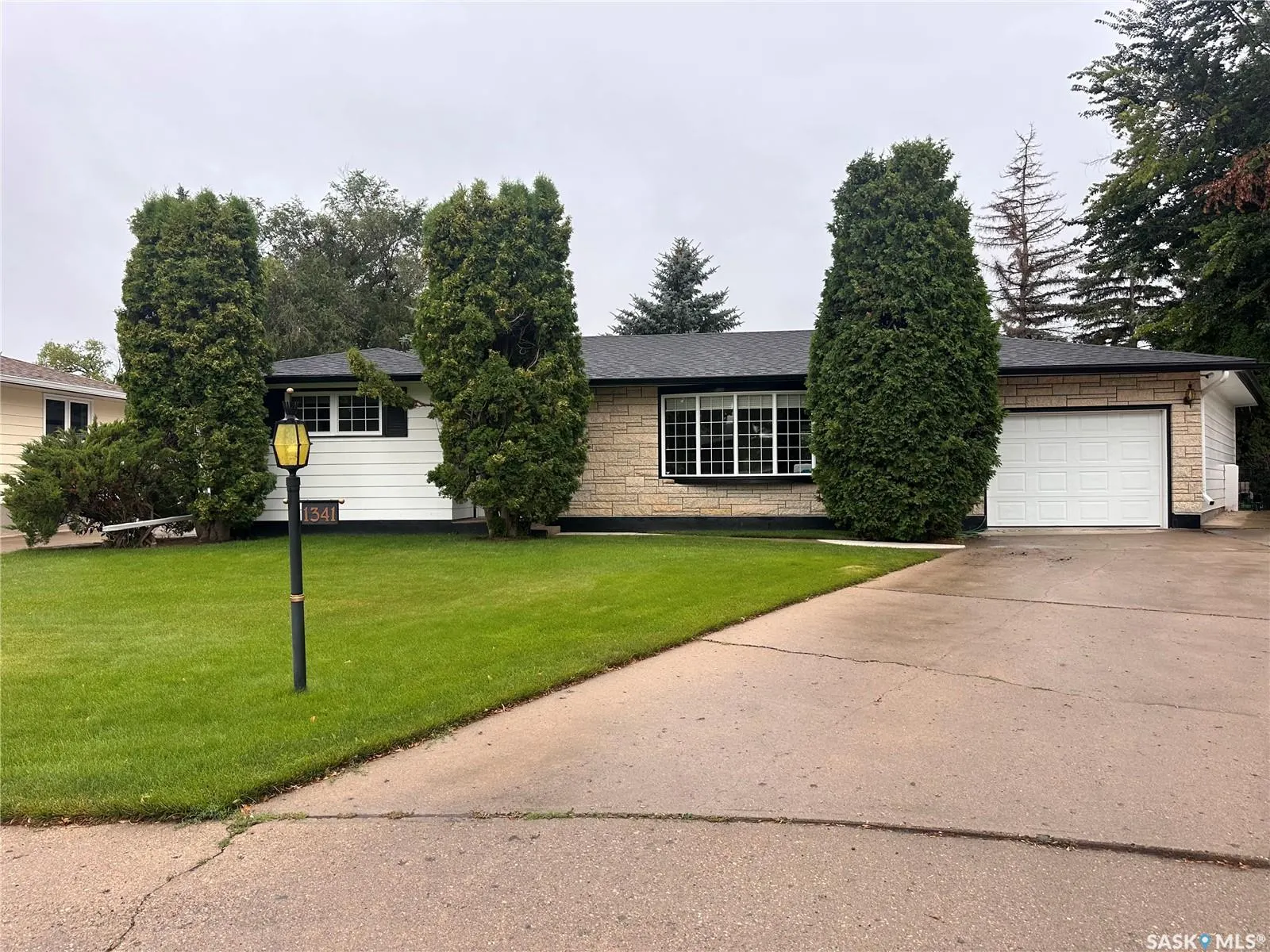 1341 King CRESCENT