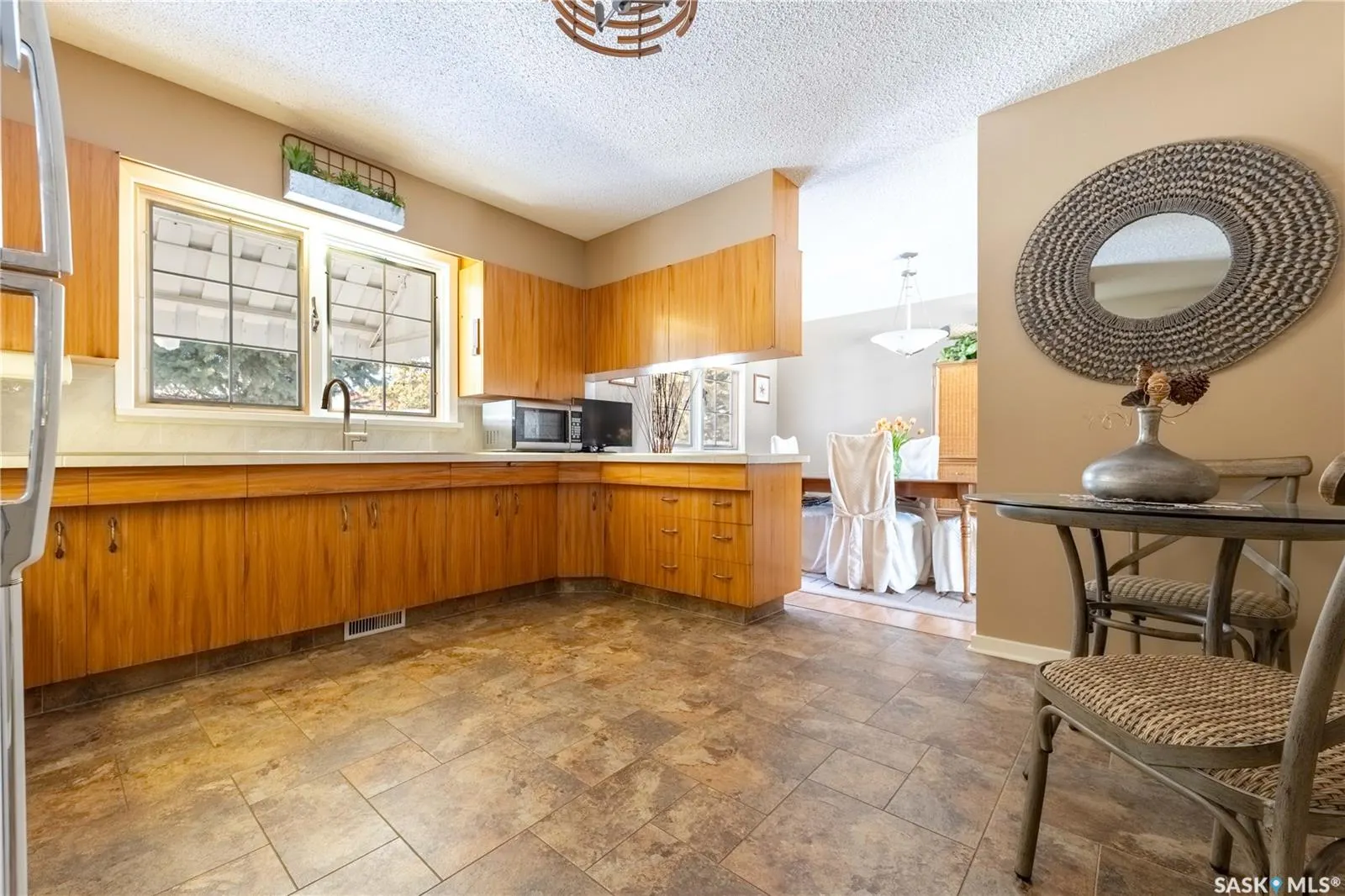 1341 King CRESCENT
