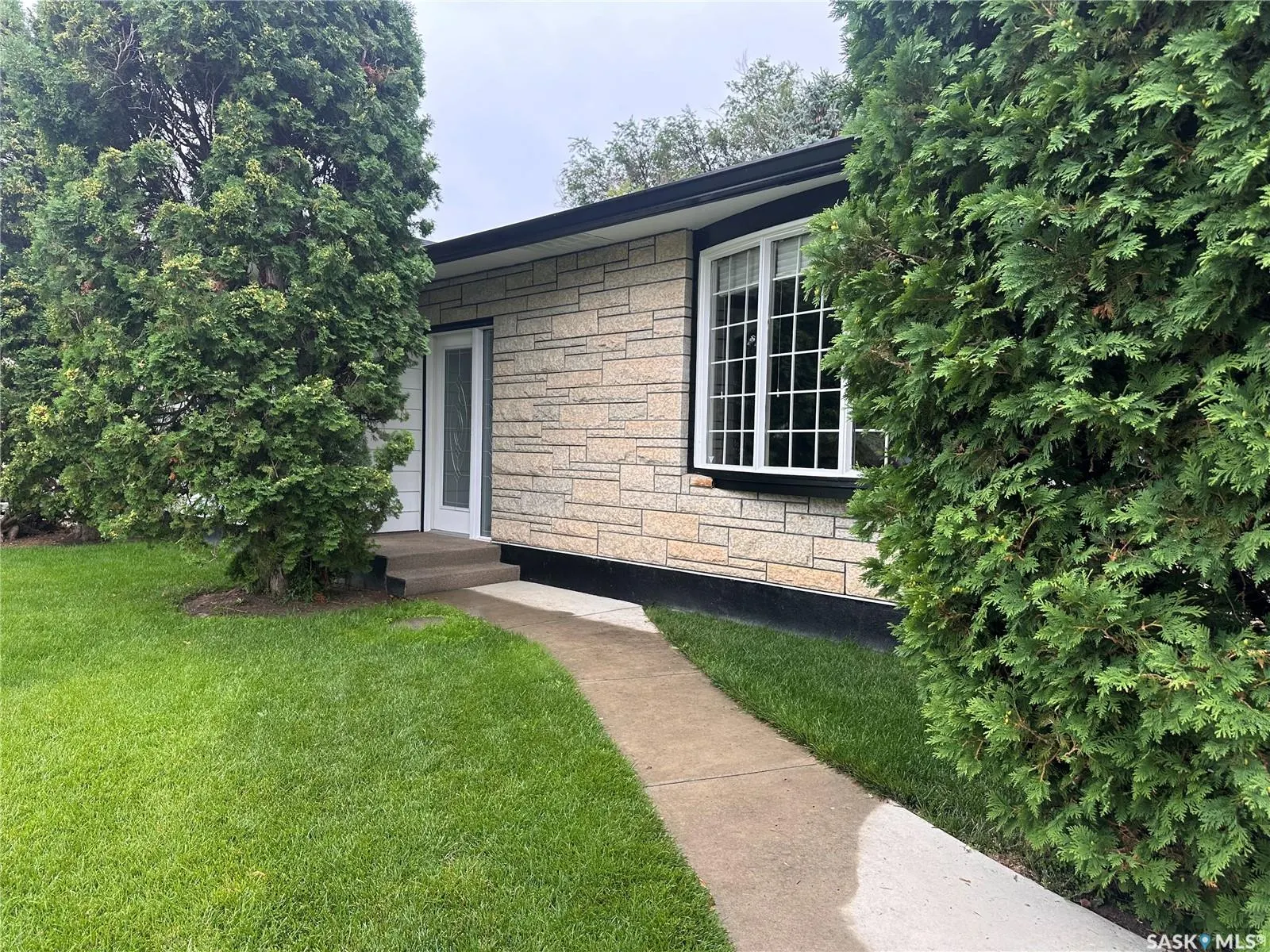 1341 King CRESCENT