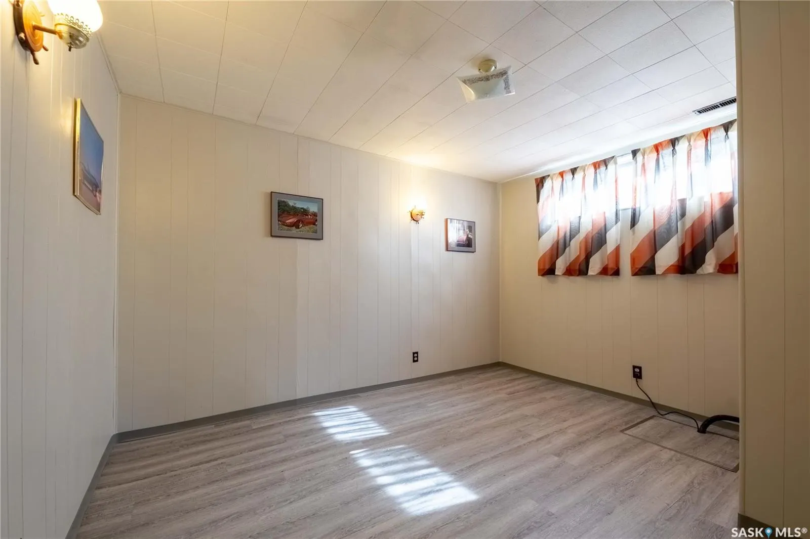 1341 King CRESCENT
