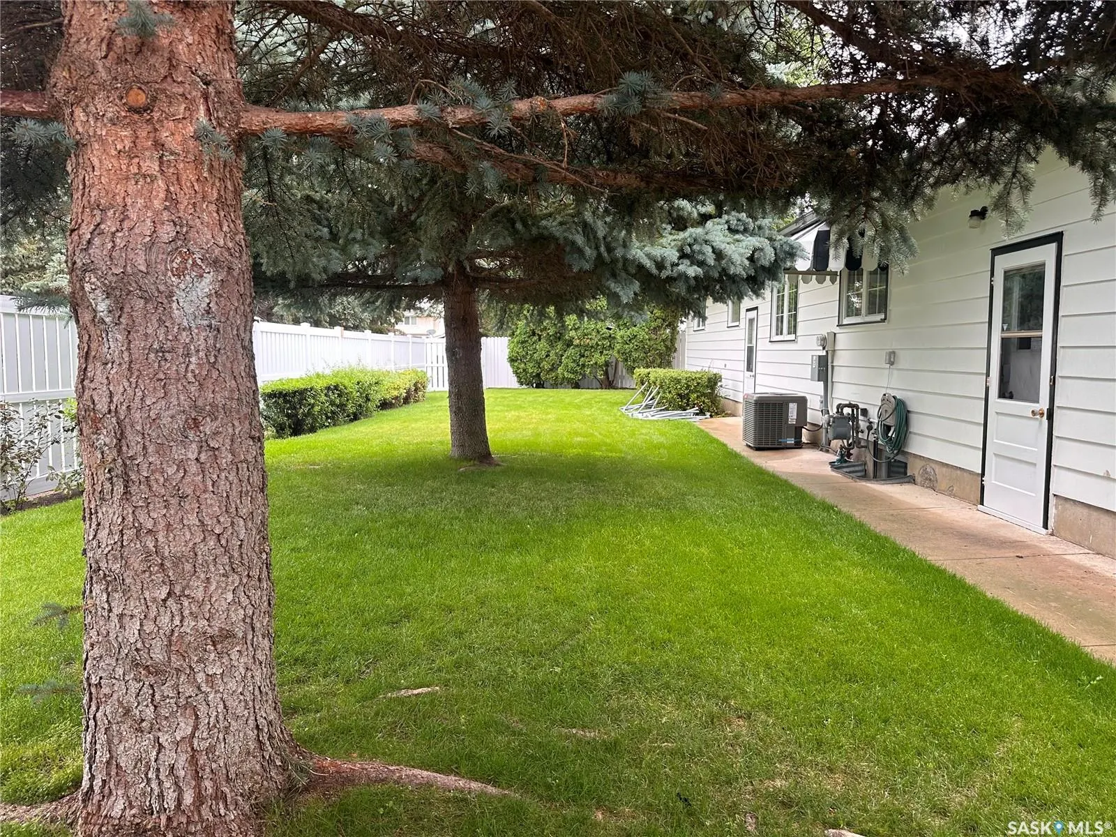 1341 King CRESCENT