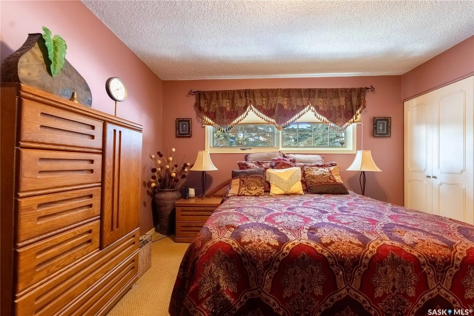 1341 King CRESCENT