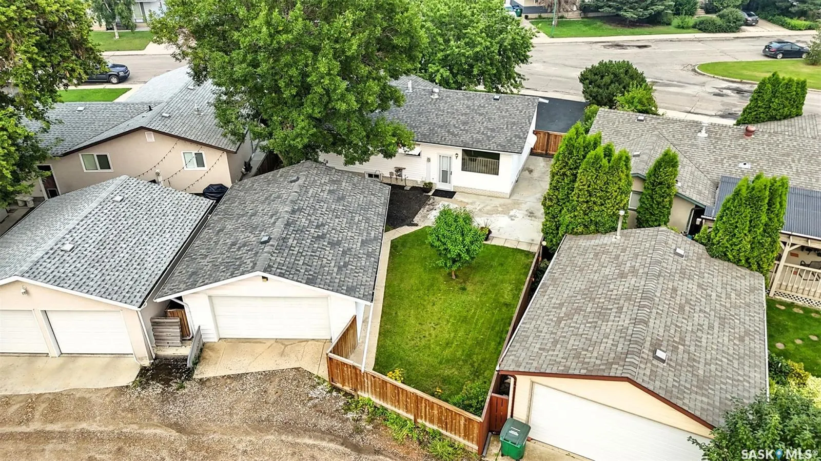 2210 Easthill
