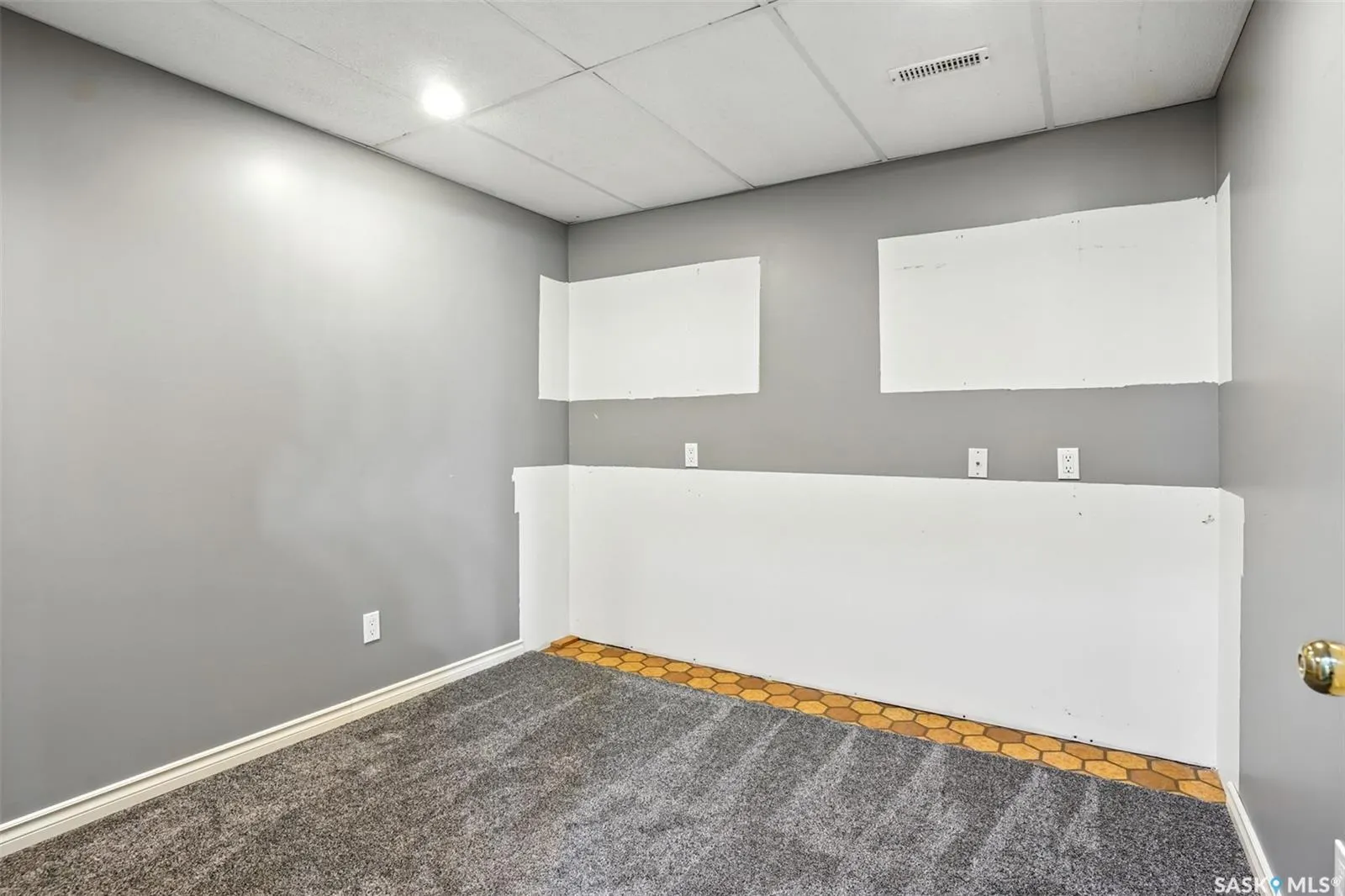 2210 Easthill