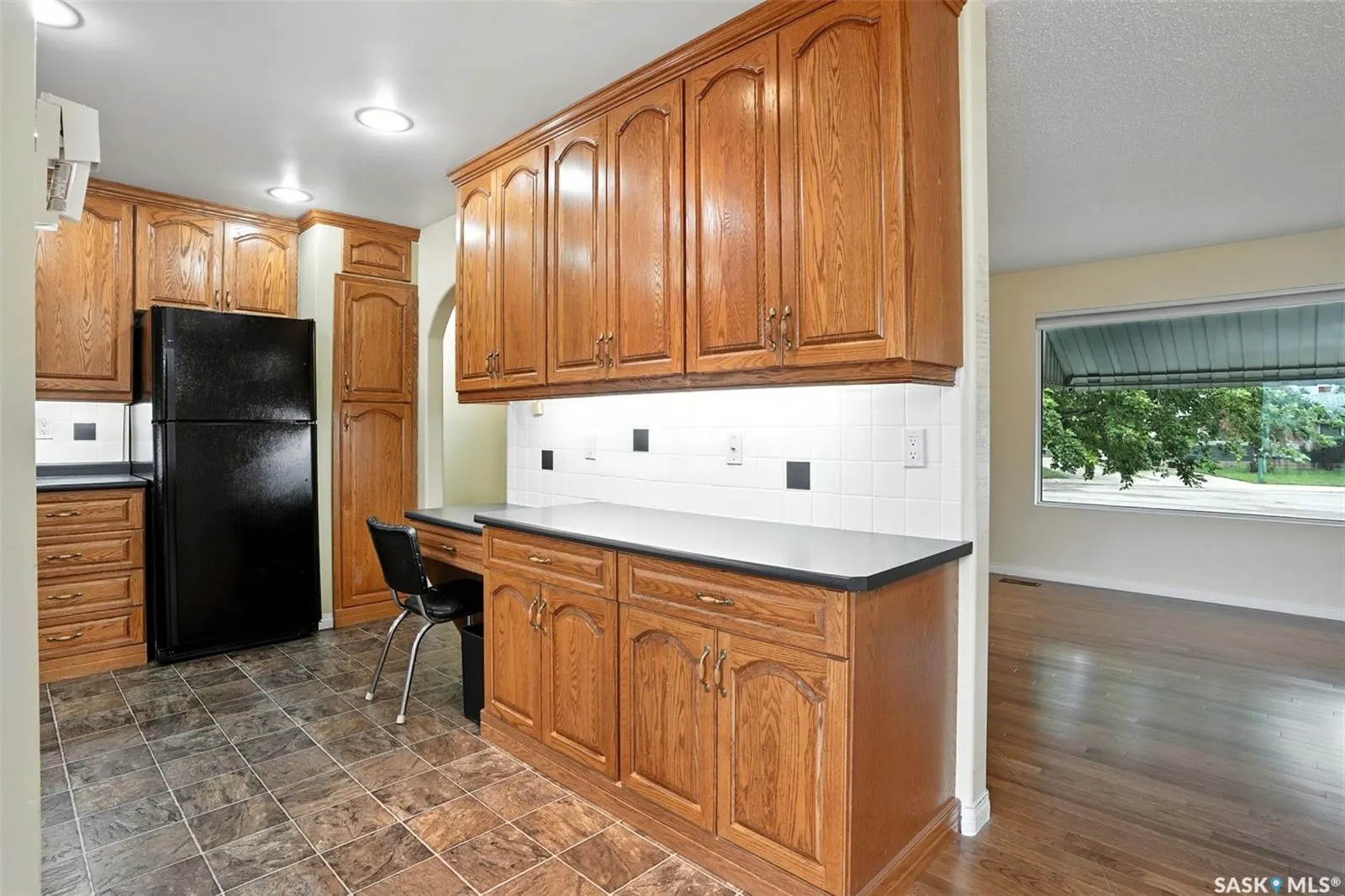 2210 Easthill