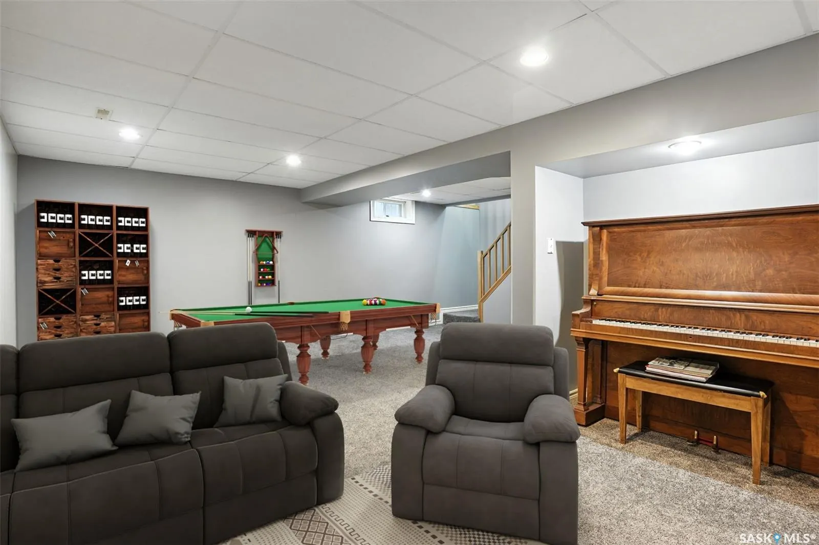 2210 Easthill
