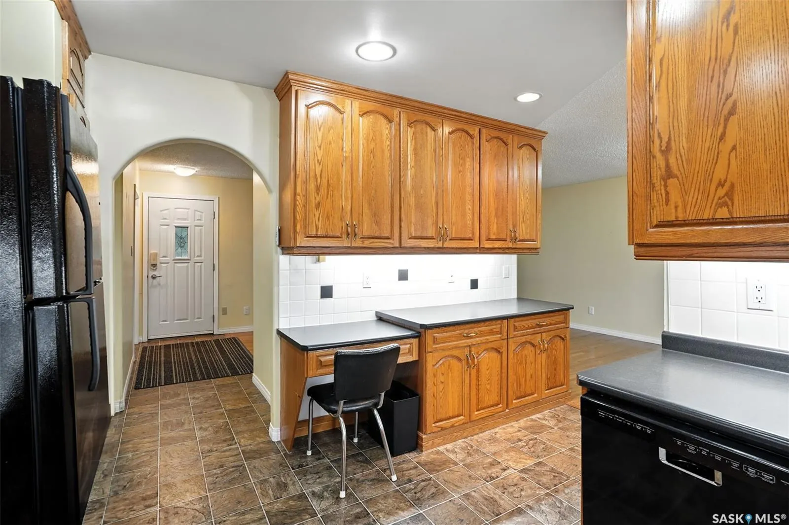 2210 Easthill