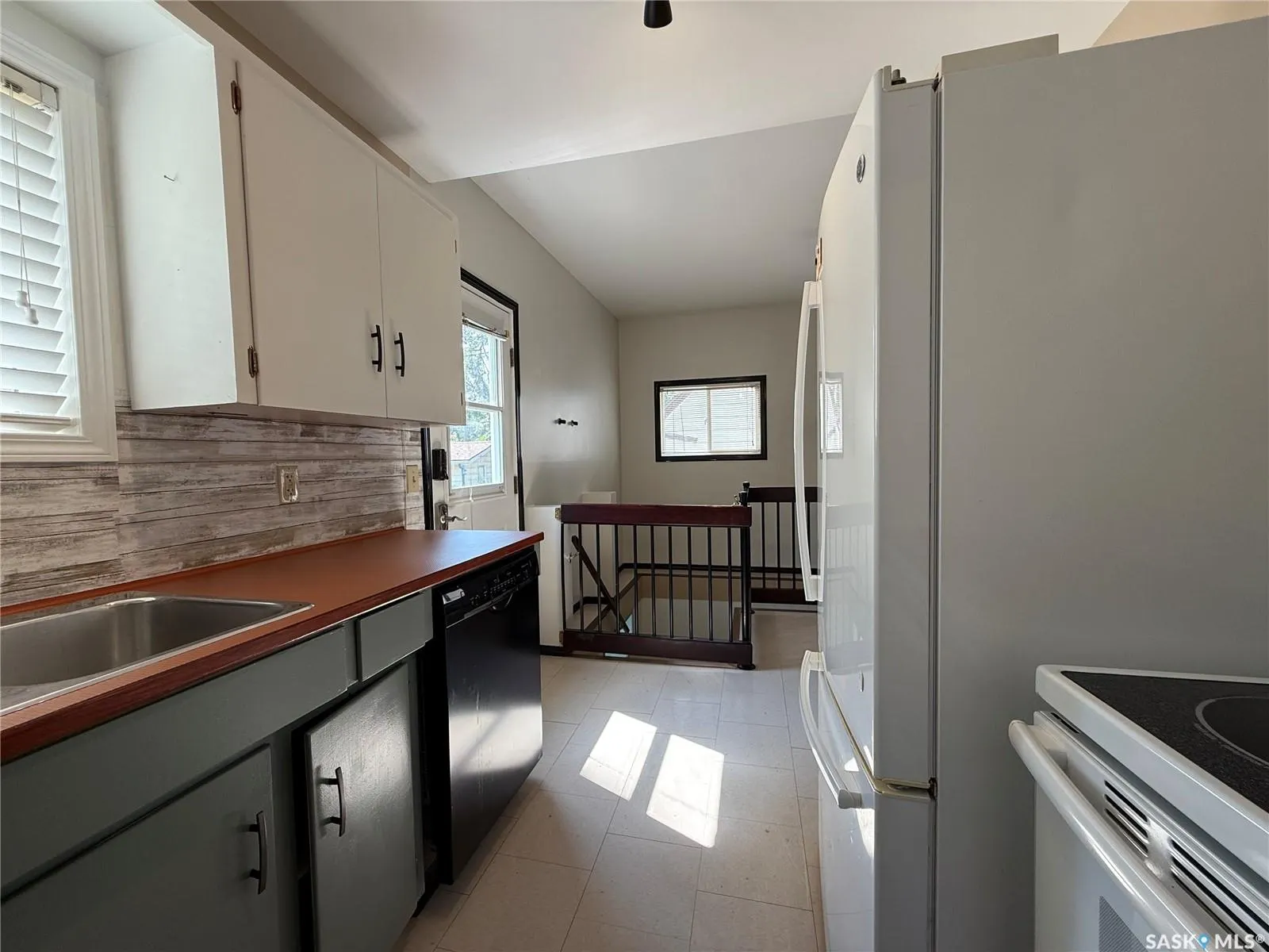 151 Coteau STREET W