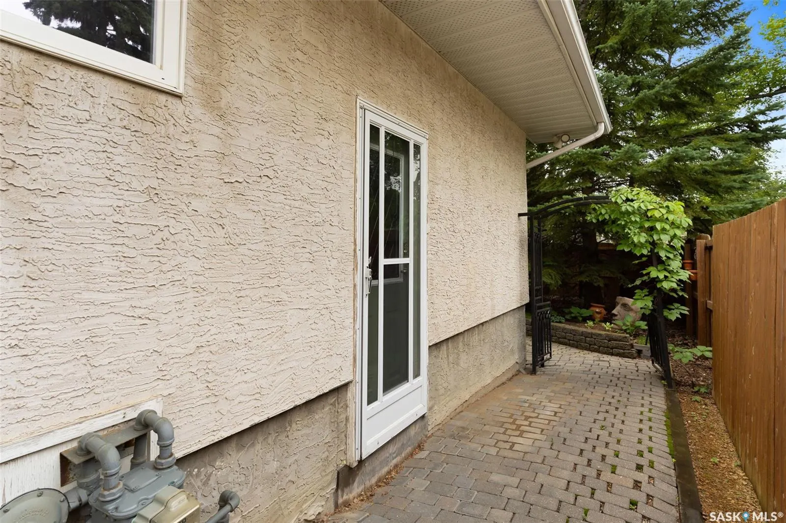 86 LANGLEY STREET