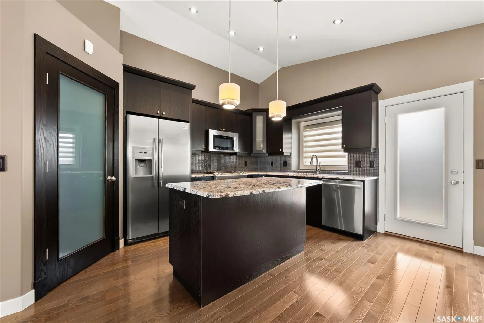 8062 Wascana Gardens DRIVE