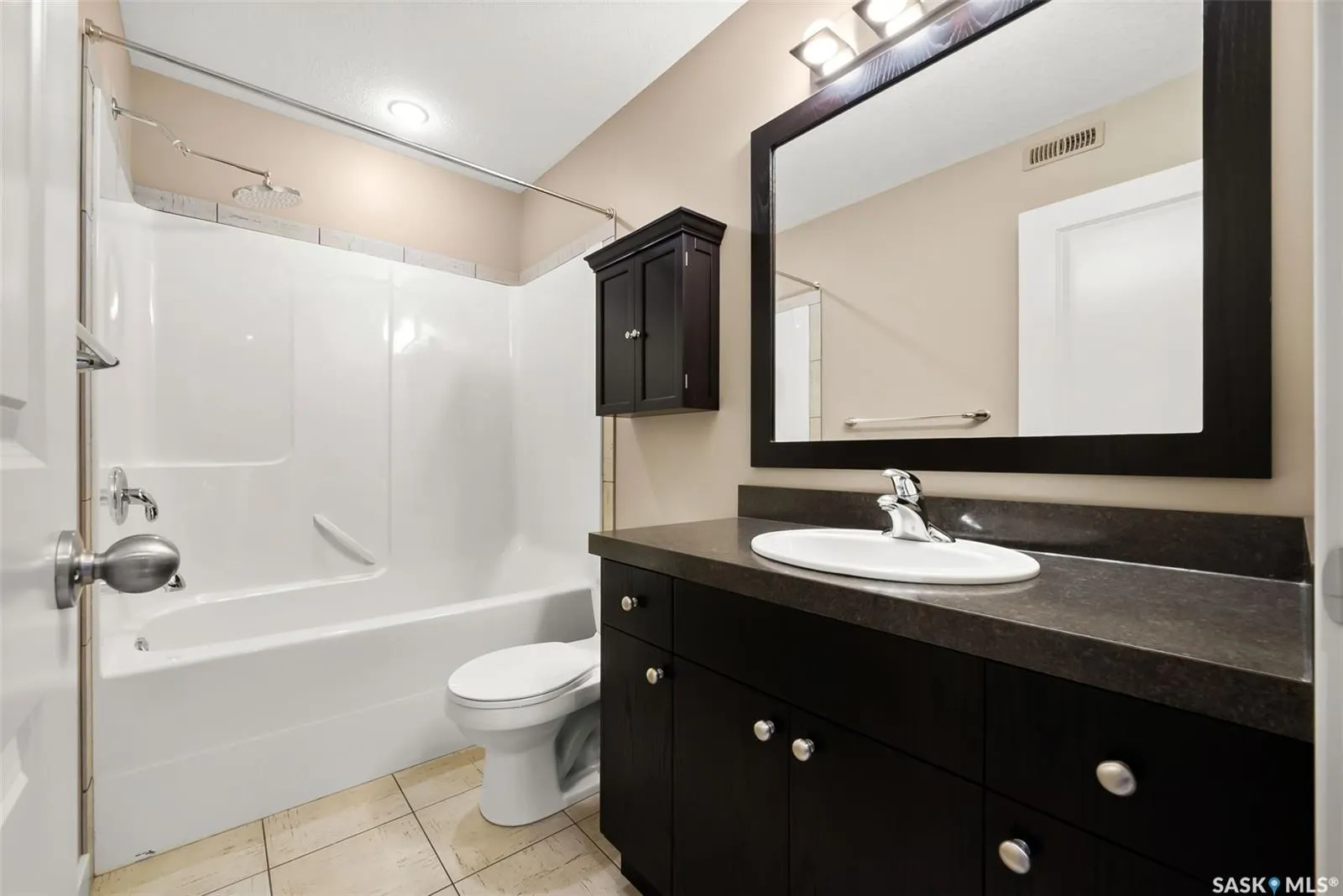 8062 Wascana Gardens DRIVE