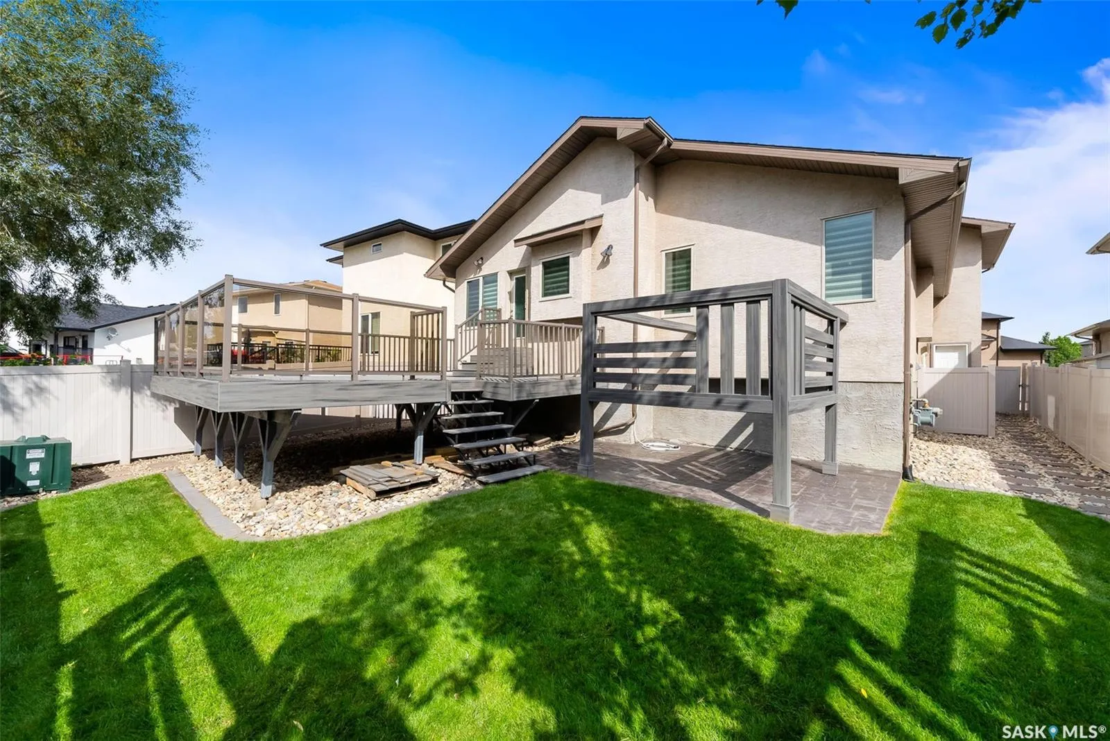 8062 Wascana Gardens DRIVE