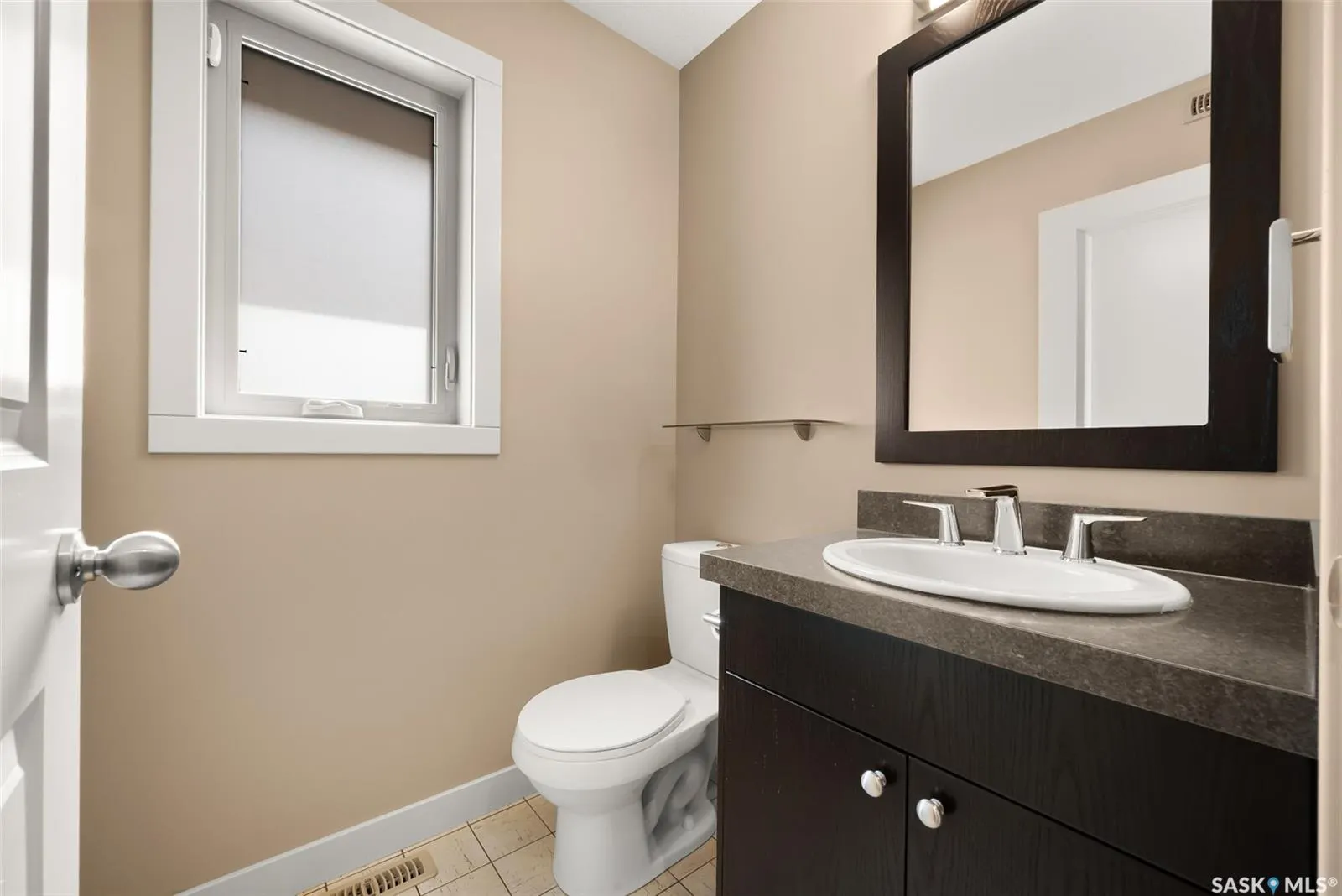 8062 Wascana Gardens DRIVE