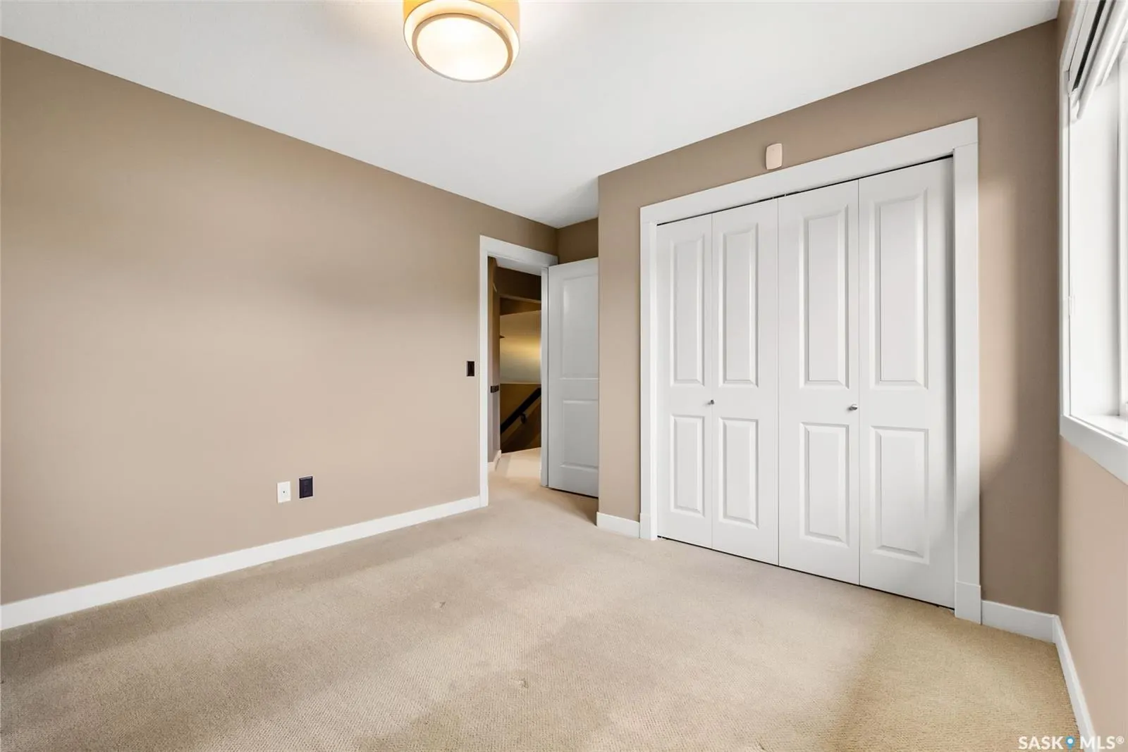 8062 Wascana Gardens DRIVE