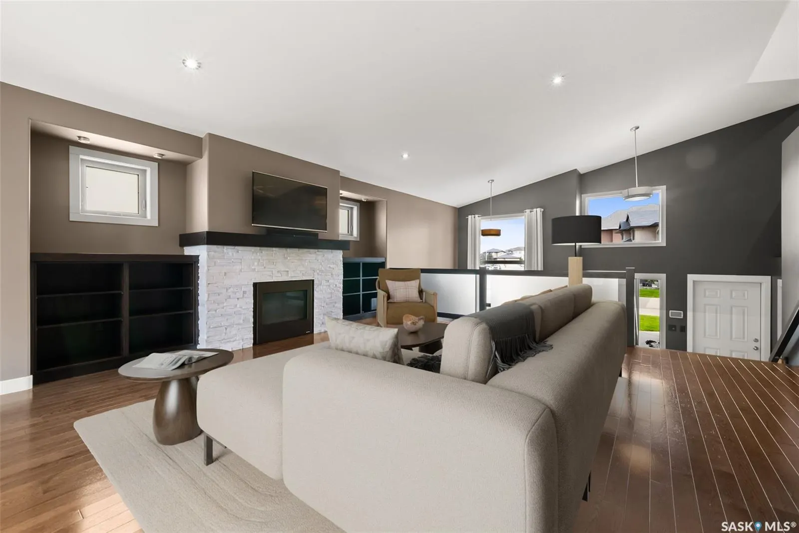 8062 Wascana Gardens DRIVE