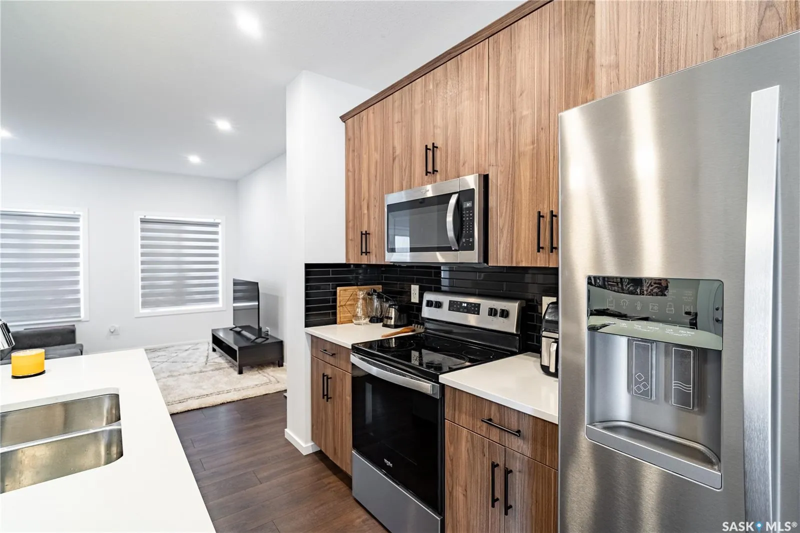 3108 Crosbie CRESCENT