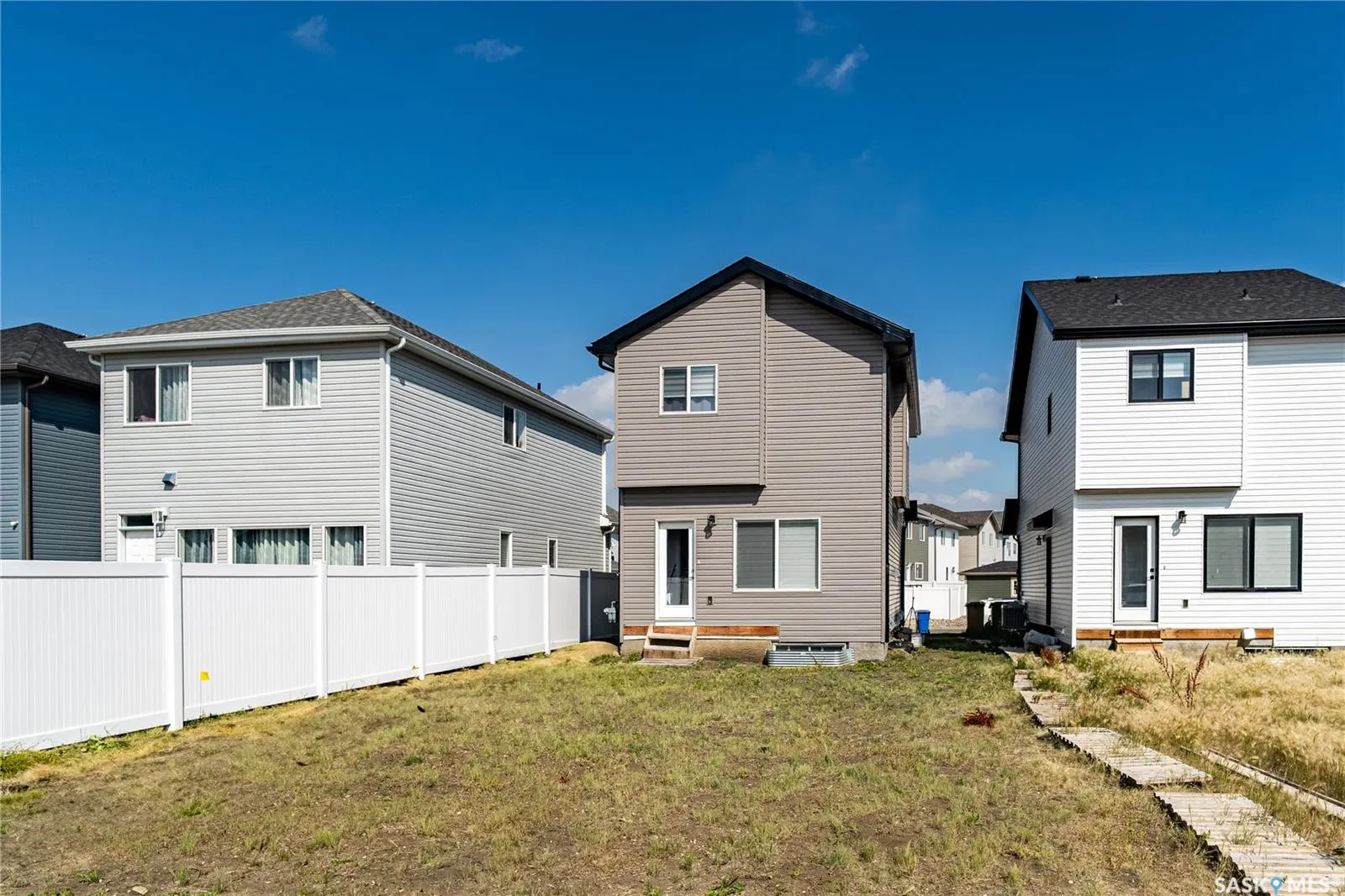 3108 Crosbie CRESCENT