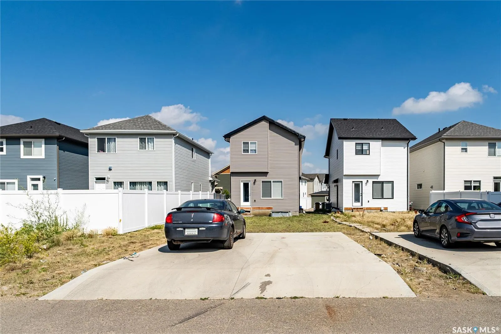 3108 Crosbie CRESCENT