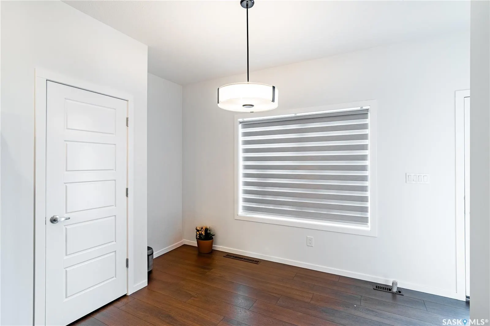 3108 Crosbie CRESCENT
