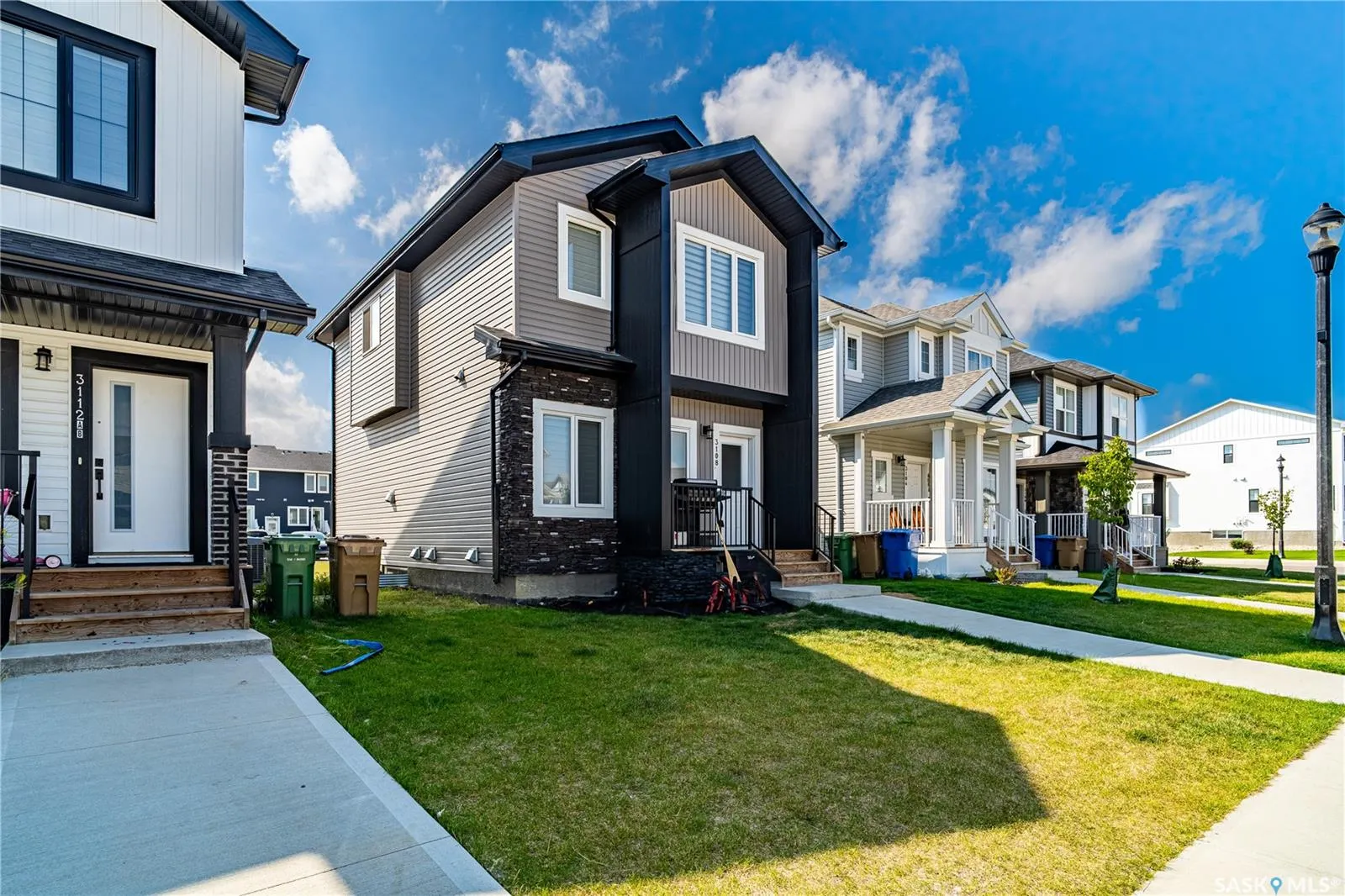 3108 Crosbie CRESCENT