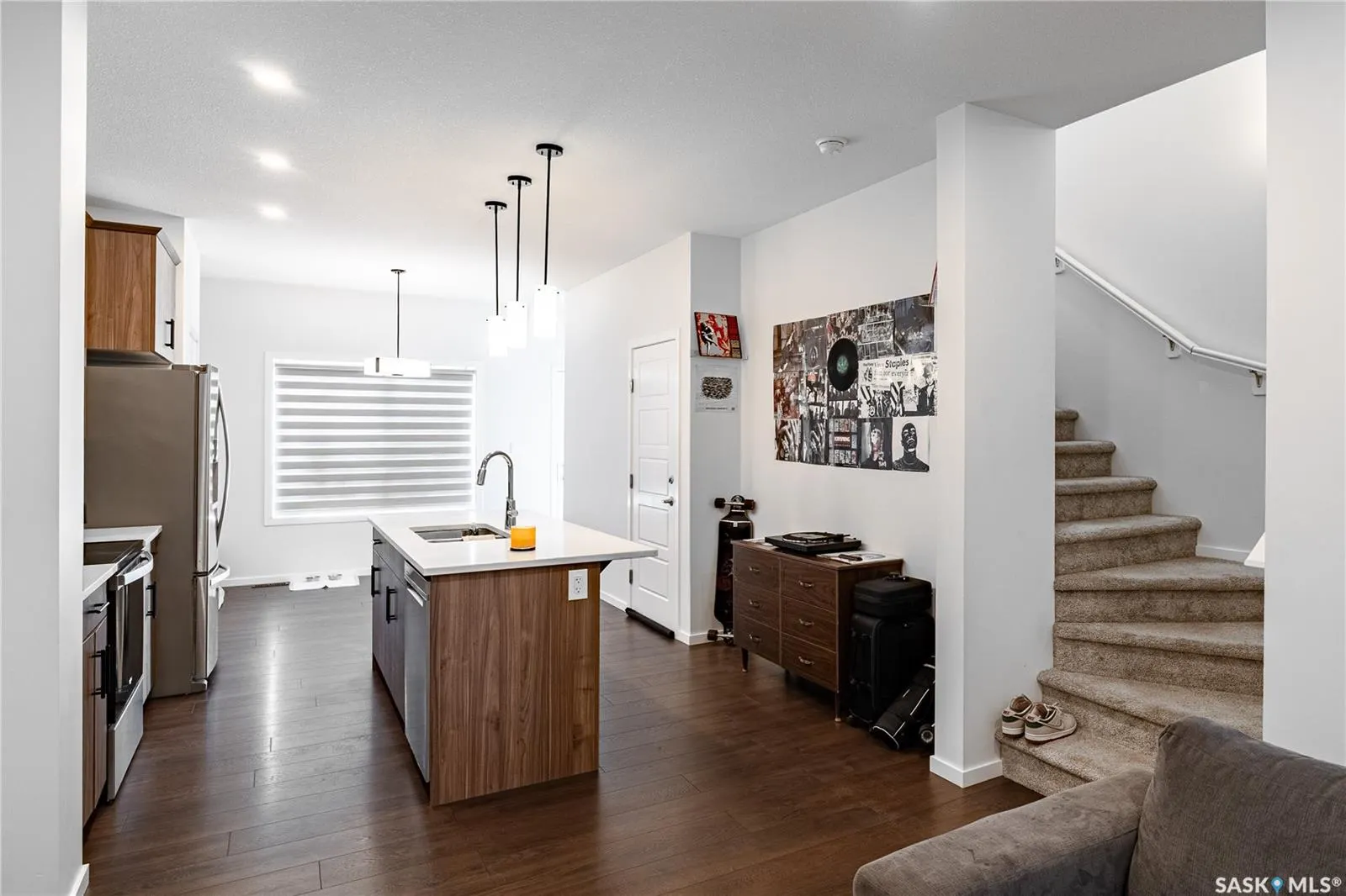 3108 Crosbie CRESCENT