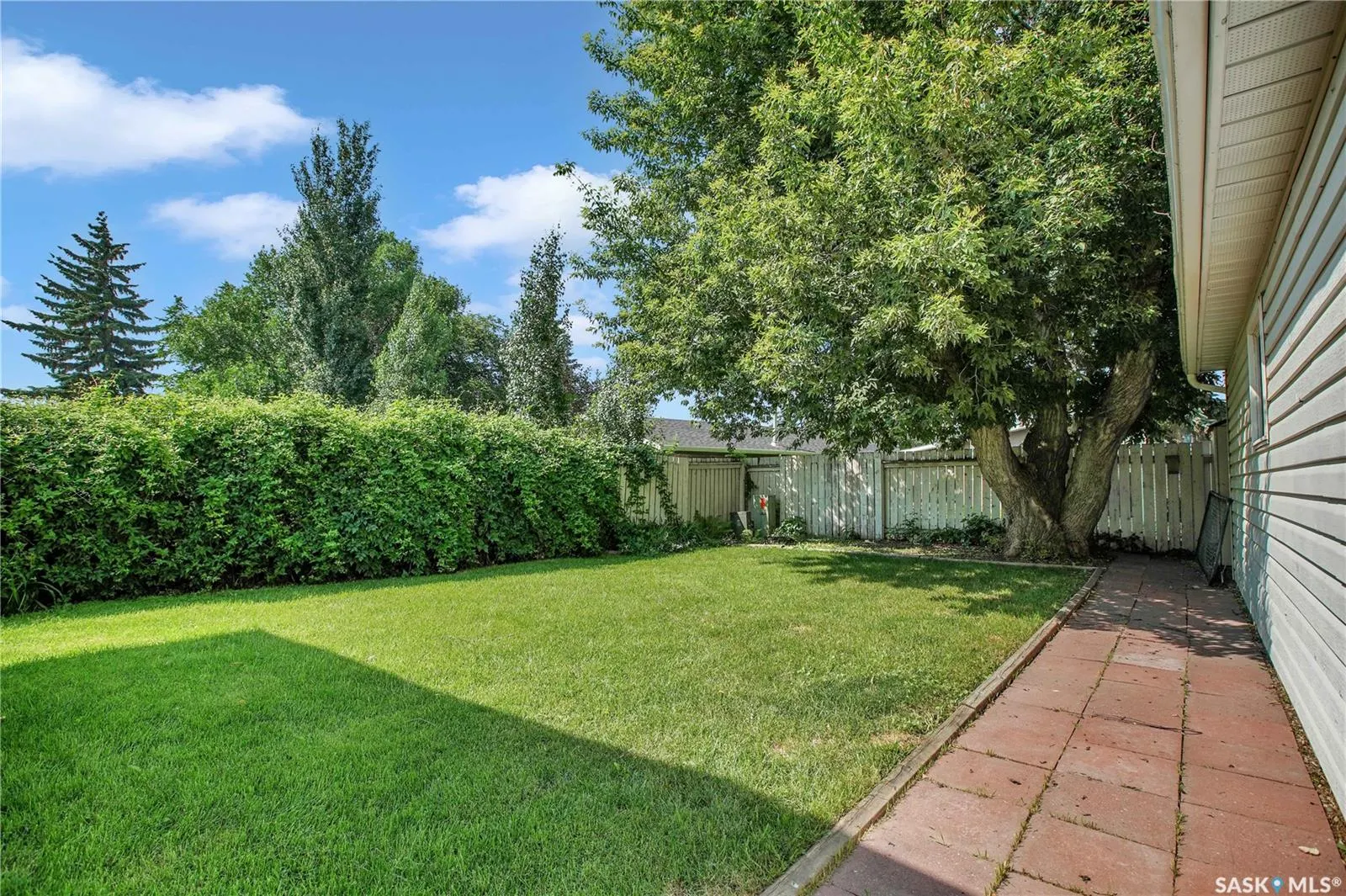 26 Columbia DRIVE