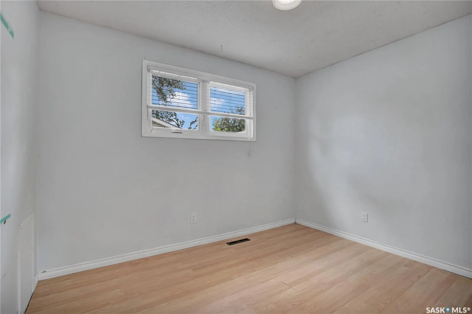 26 Columbia DRIVE