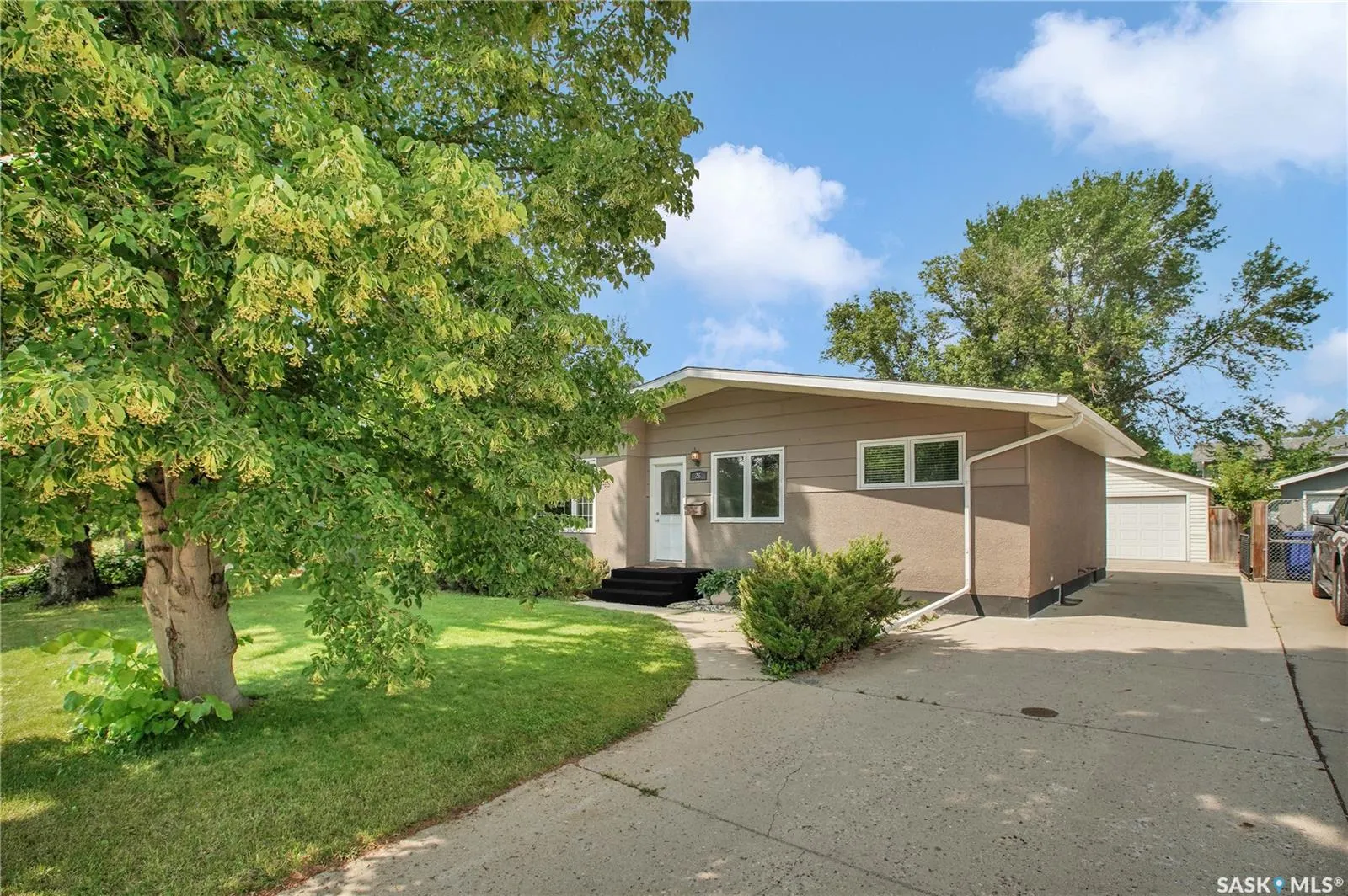 26 Columbia DRIVE