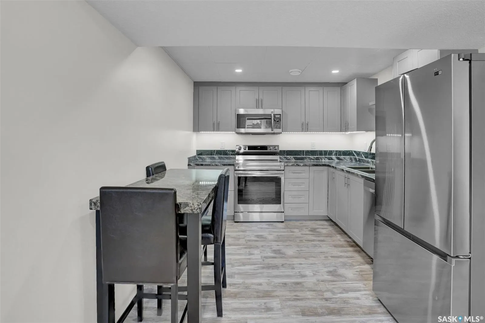 586 Rink AVENUE