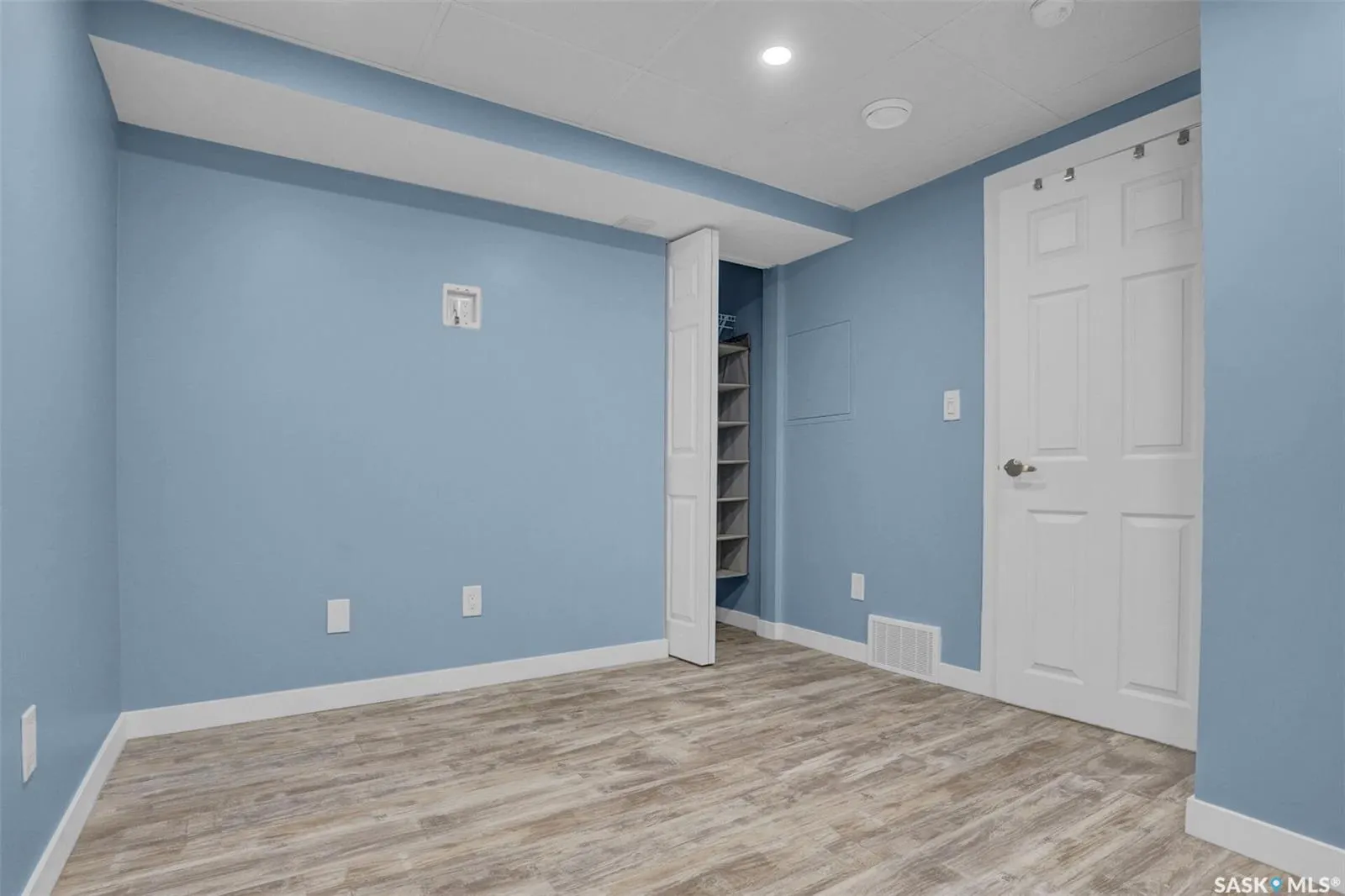 586 Rink AVENUE