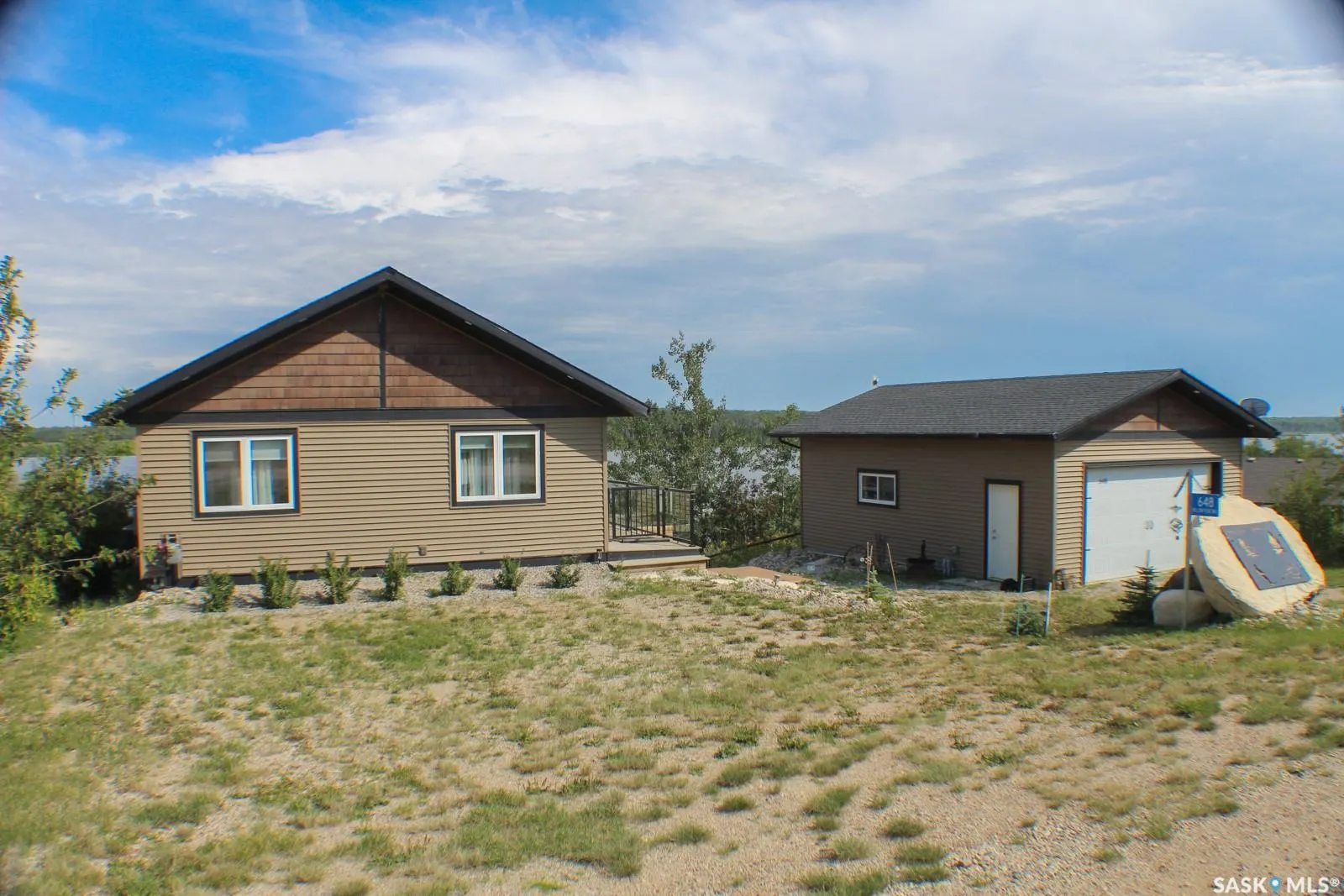 648 Willow Point WAY