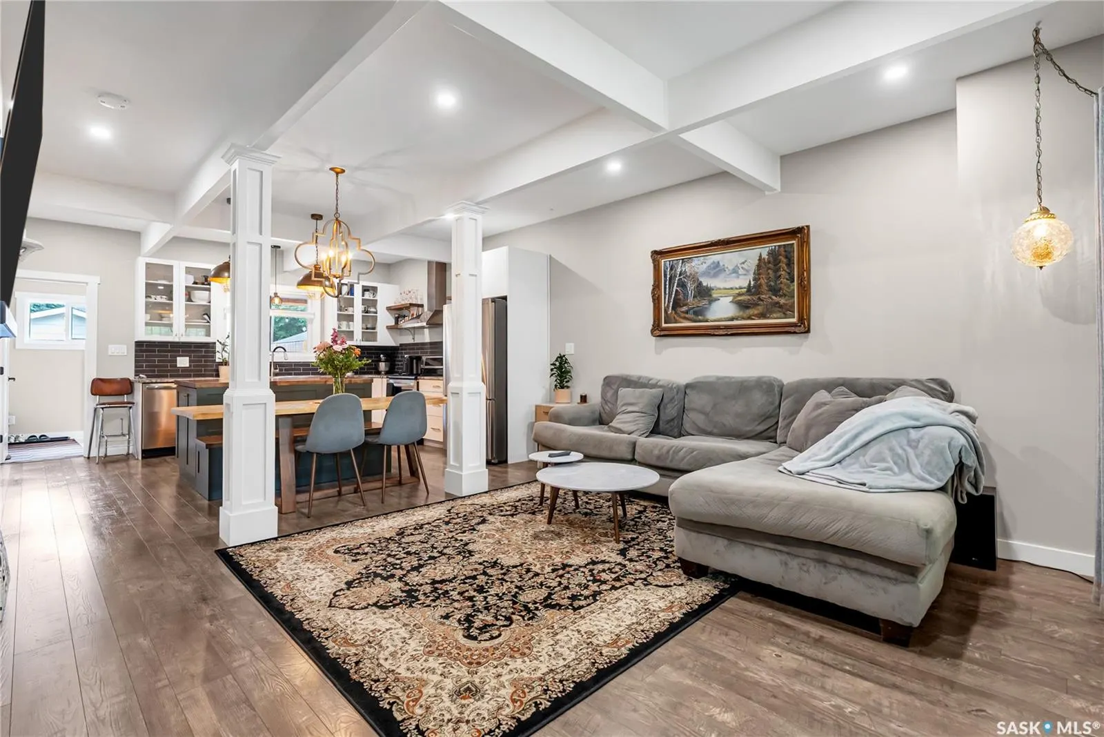 222 7th STREET E