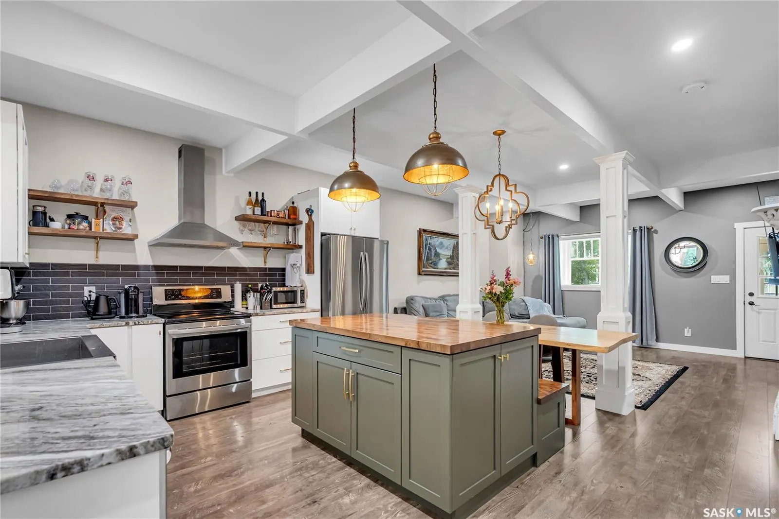 222 7th STREET E