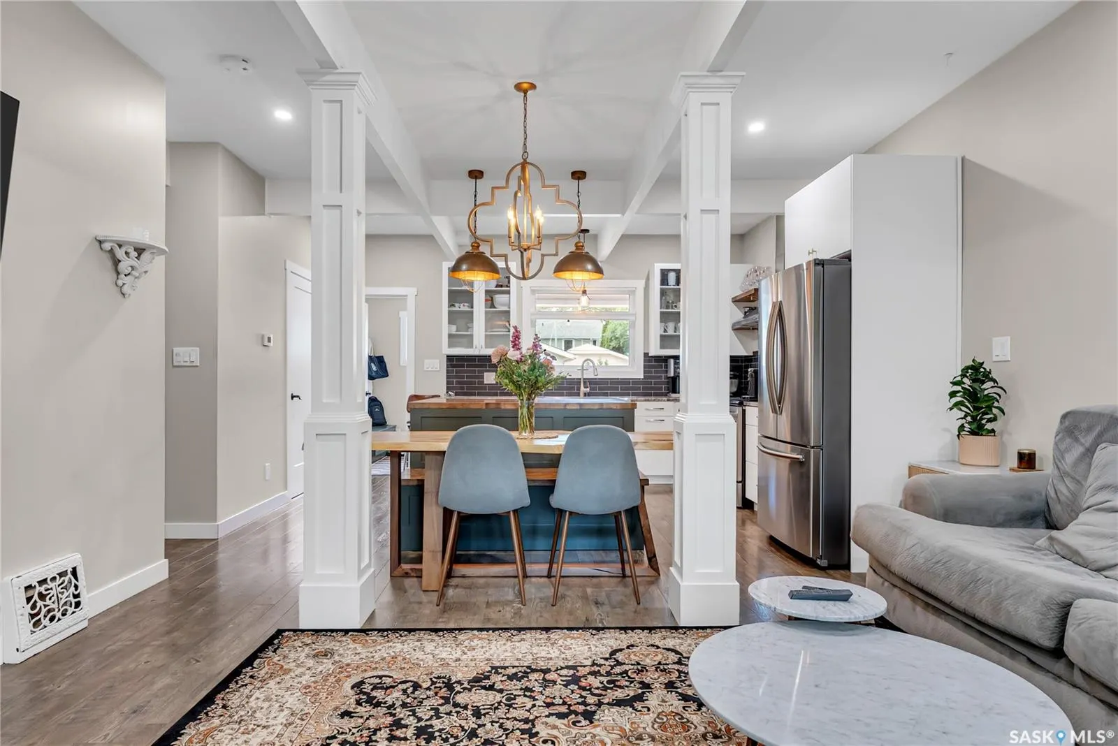 222 7th STREET E