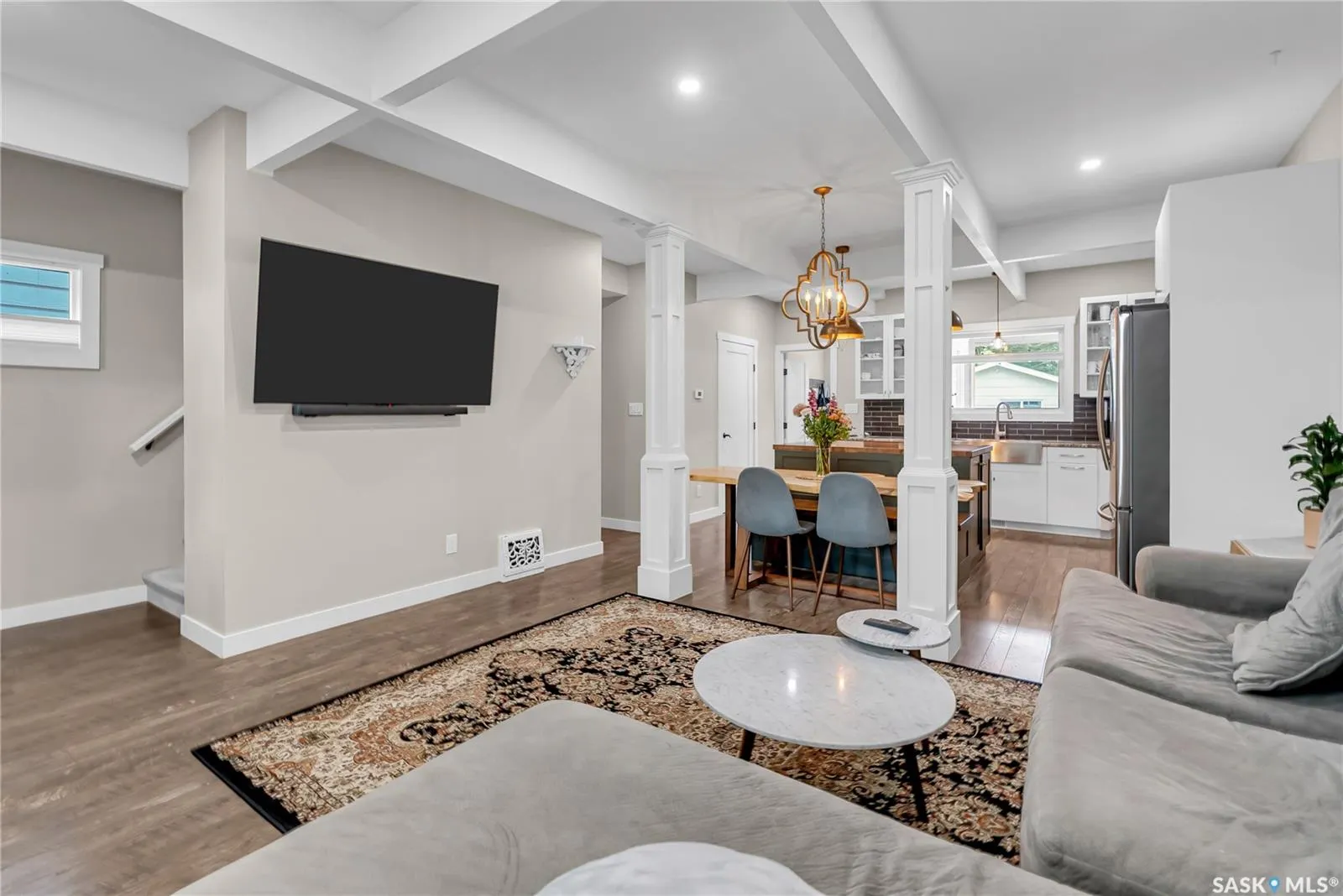 222 7th STREET E