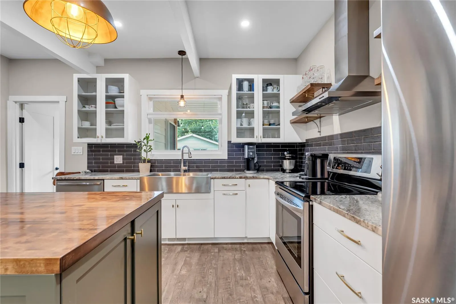 222 7th STREET E