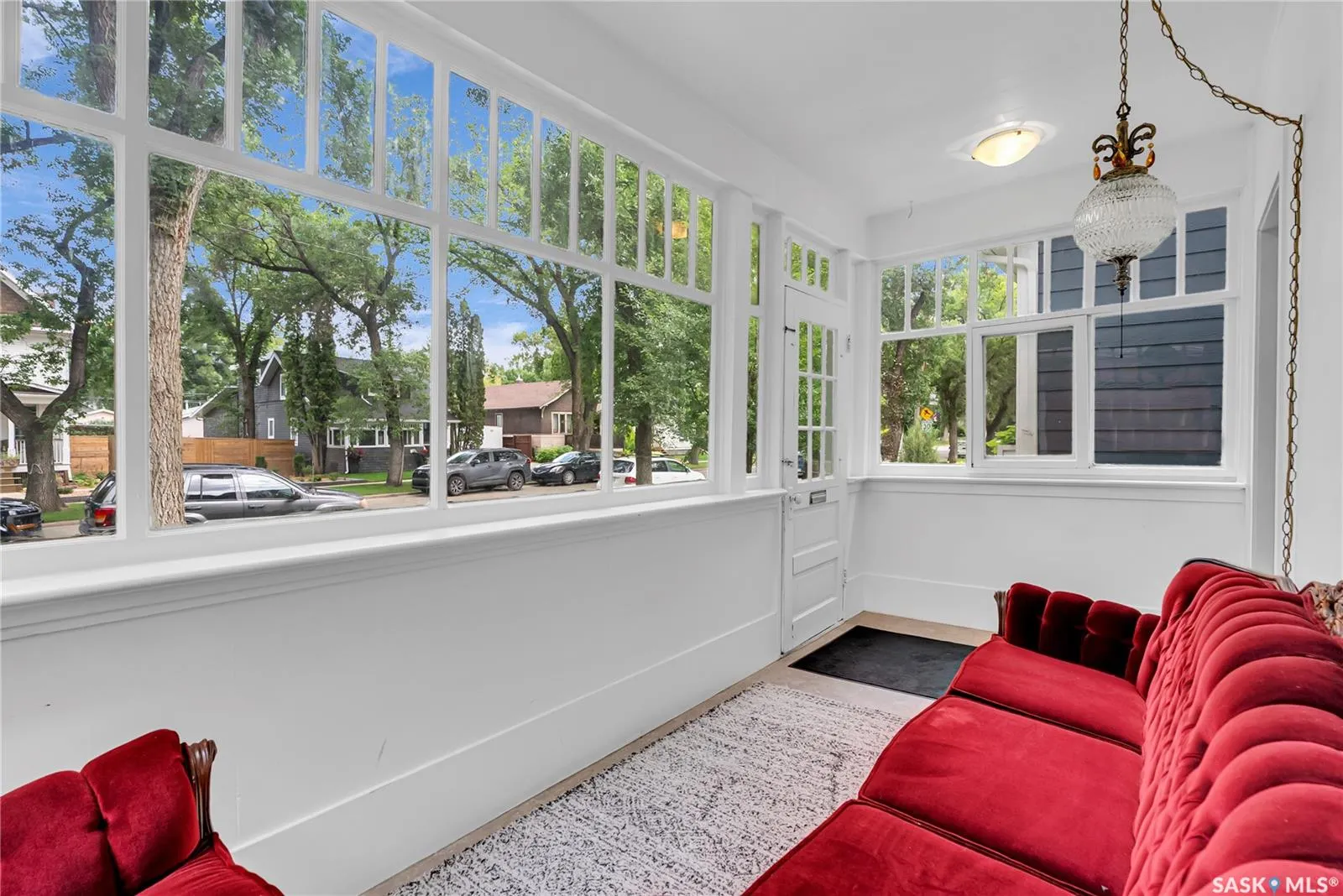 222 7th STREET E