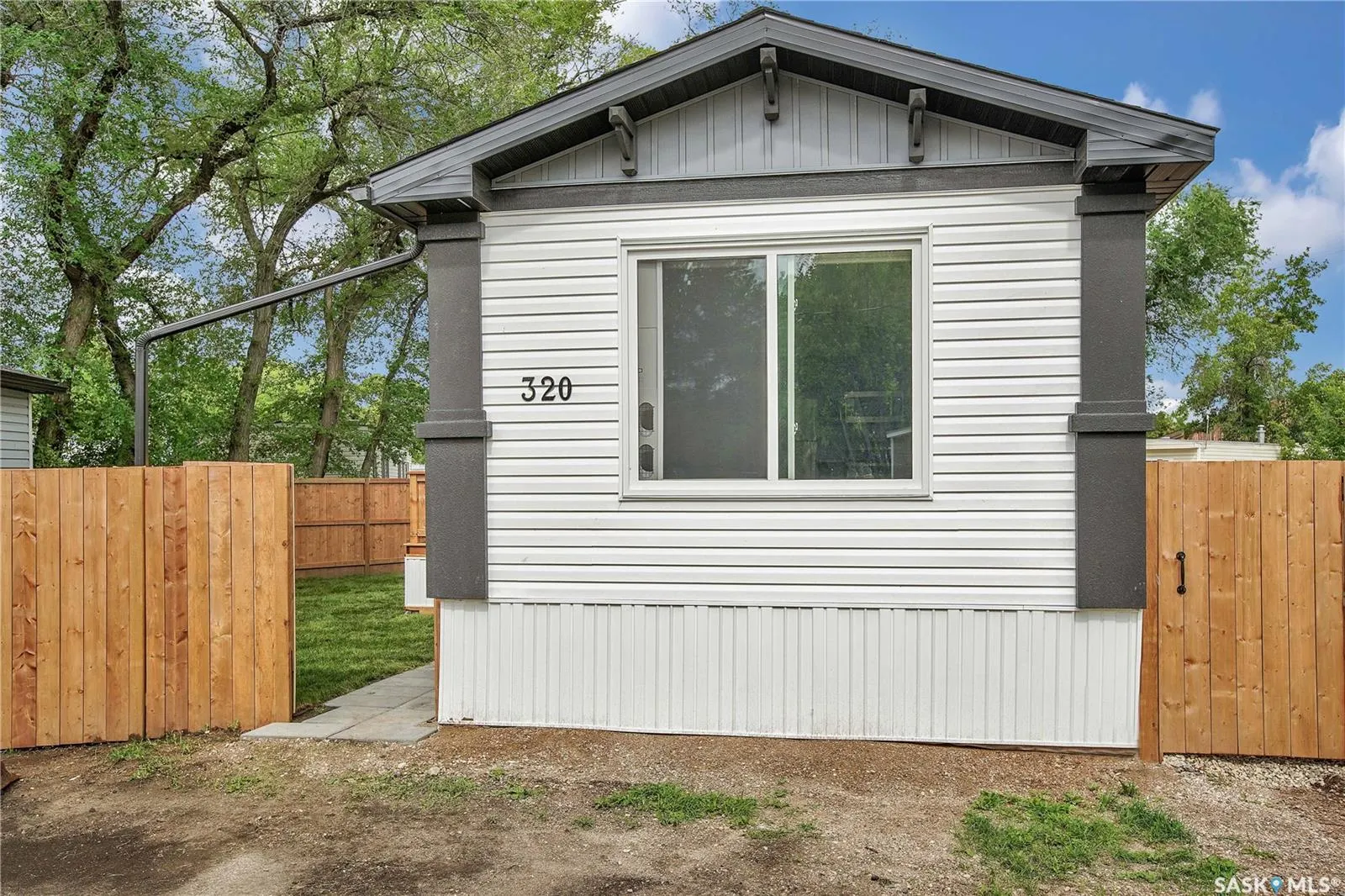 1524 Rayner AVENUE, #320