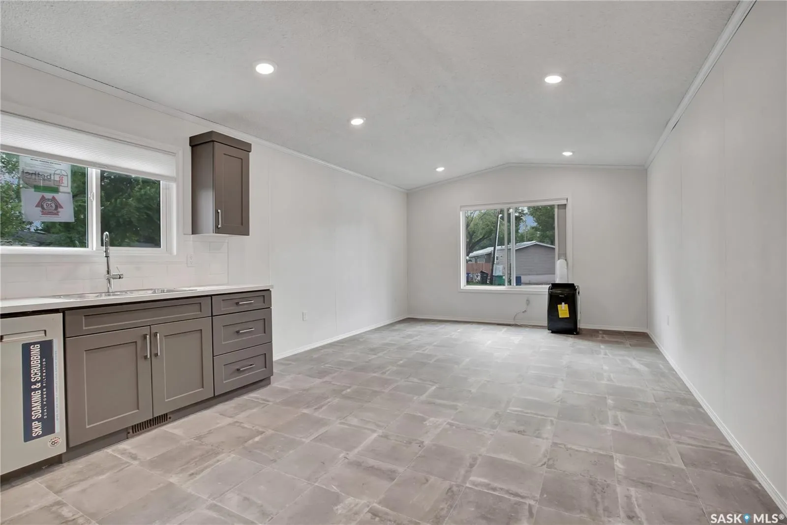 1524 Rayner AVENUE, #320