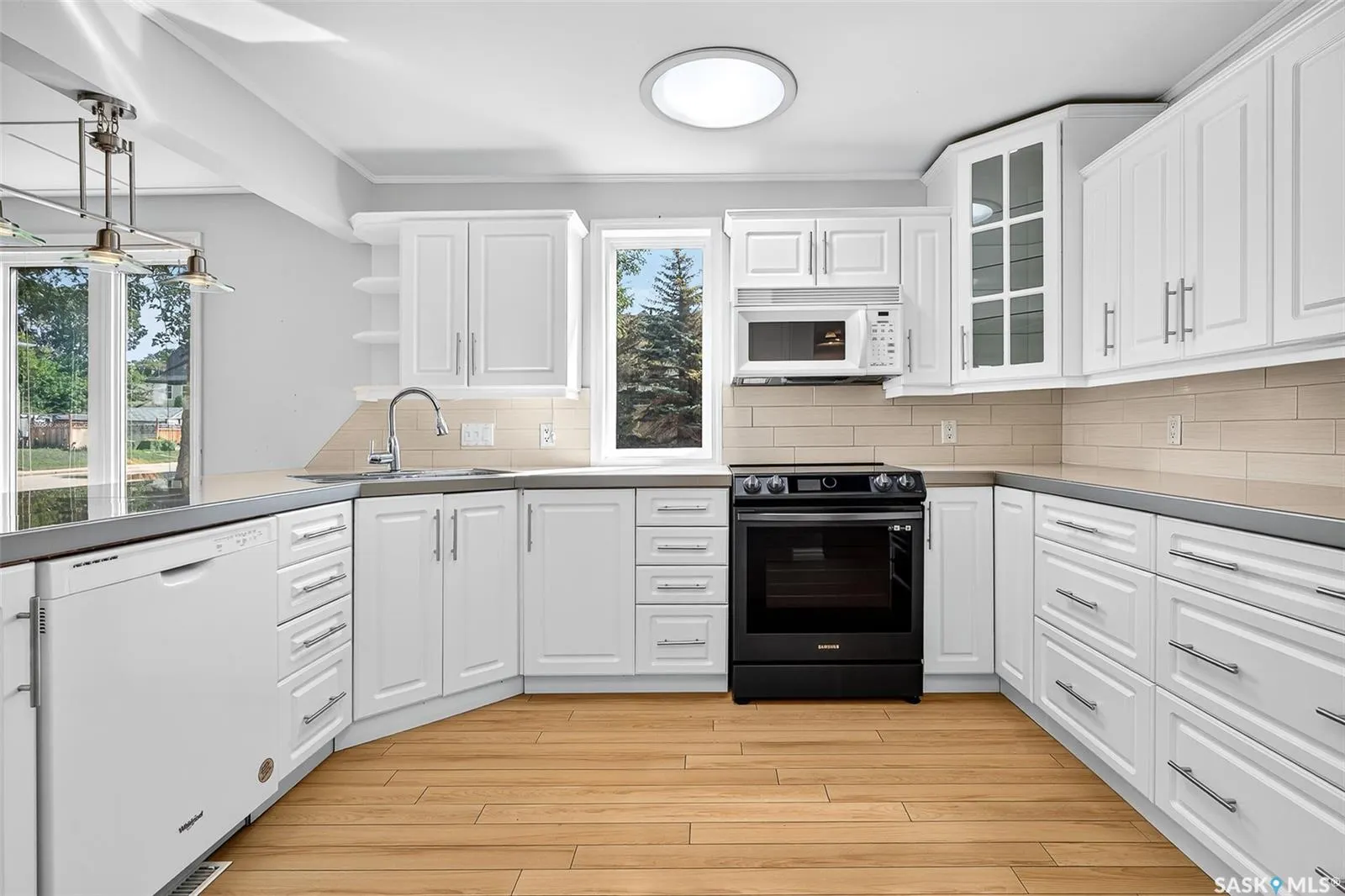 701 Hochelaga STREET W