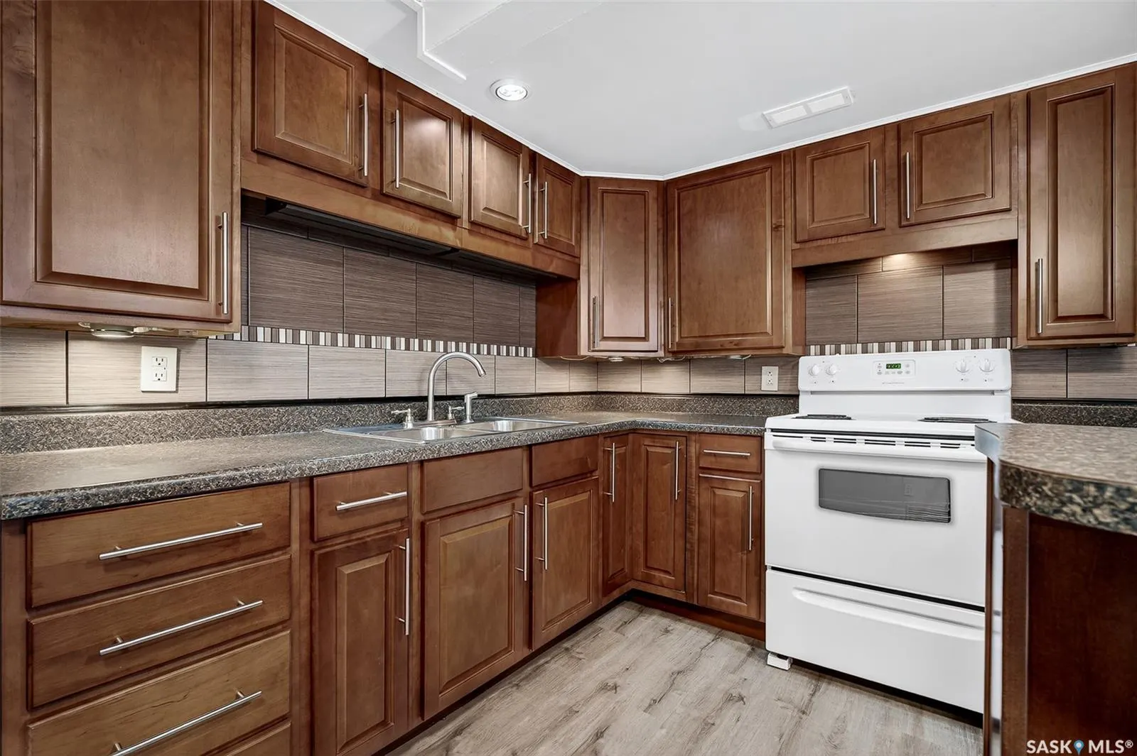 701 Hochelaga STREET W