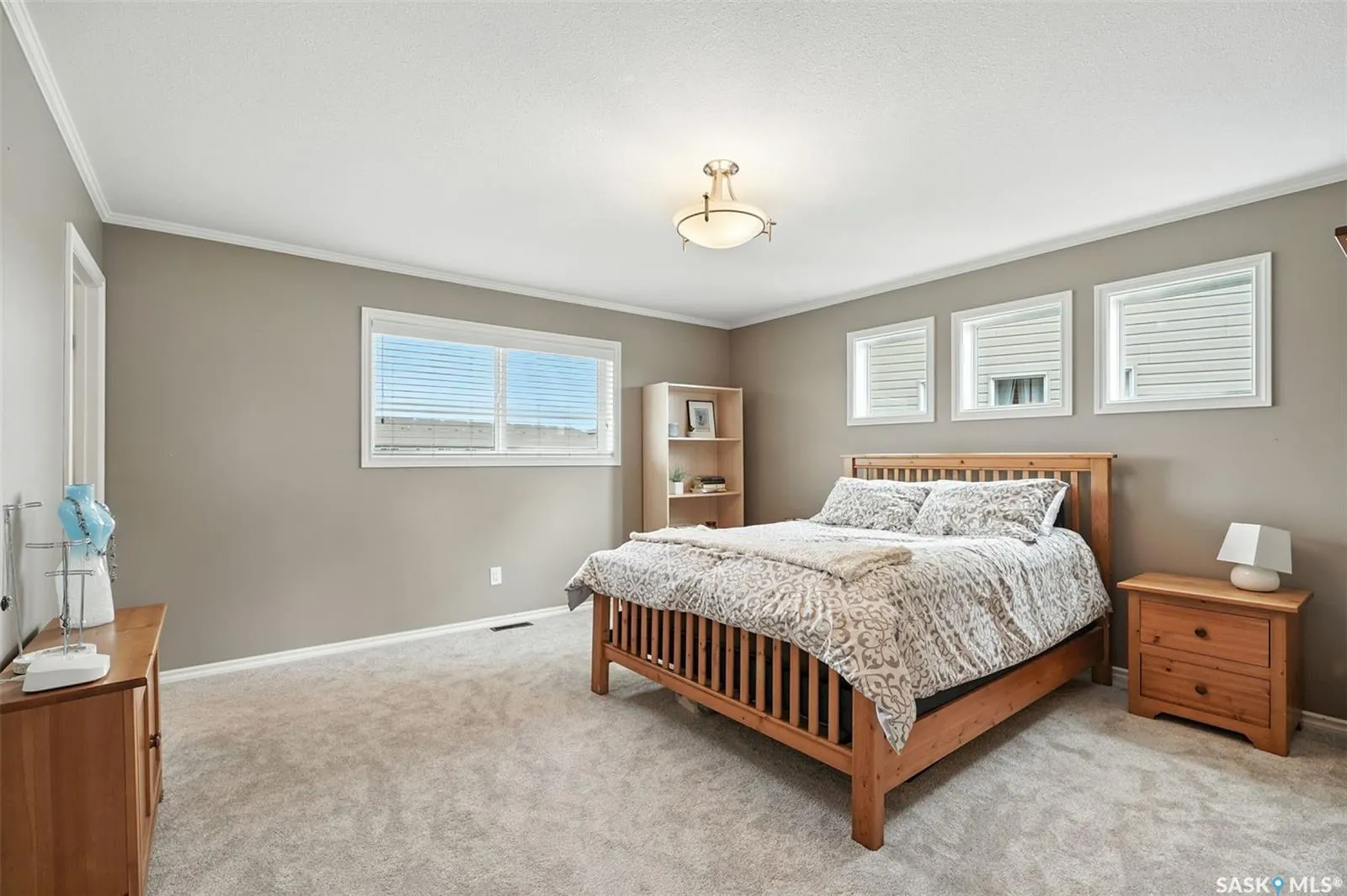 1026 Willowgrove CRESCENT
