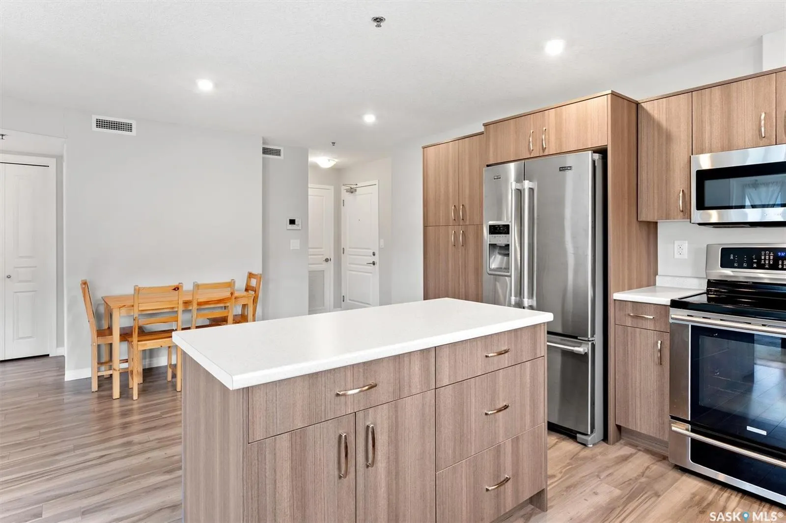 108 Willis CRESCENT, #4206