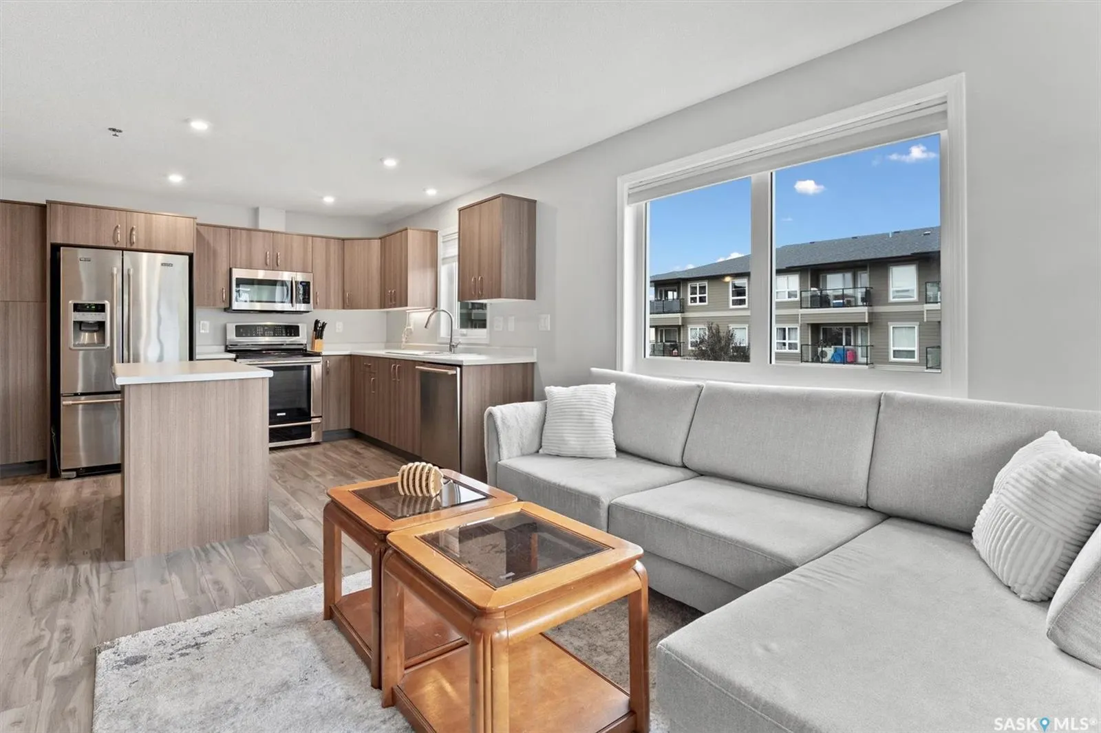 108 Willis CRESCENT, #4206