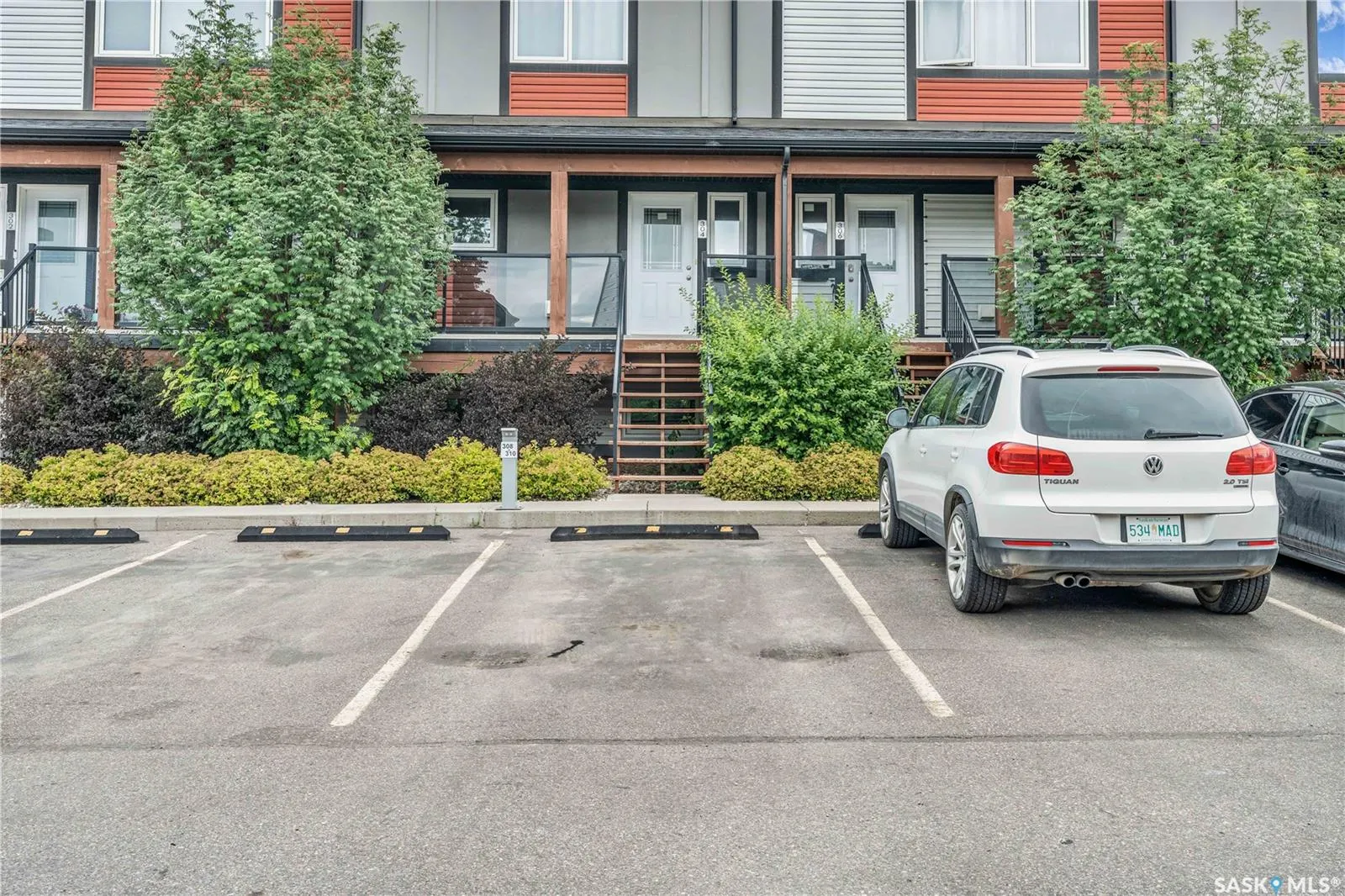 102 Manek ROAD, #310