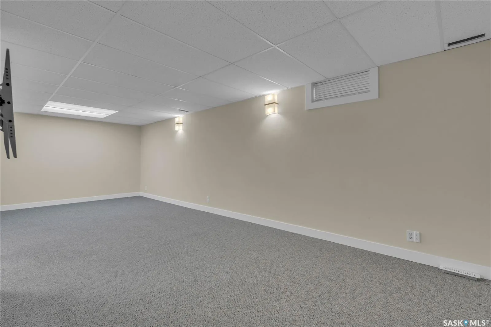 100 2nd AVENUE W, #Ave
